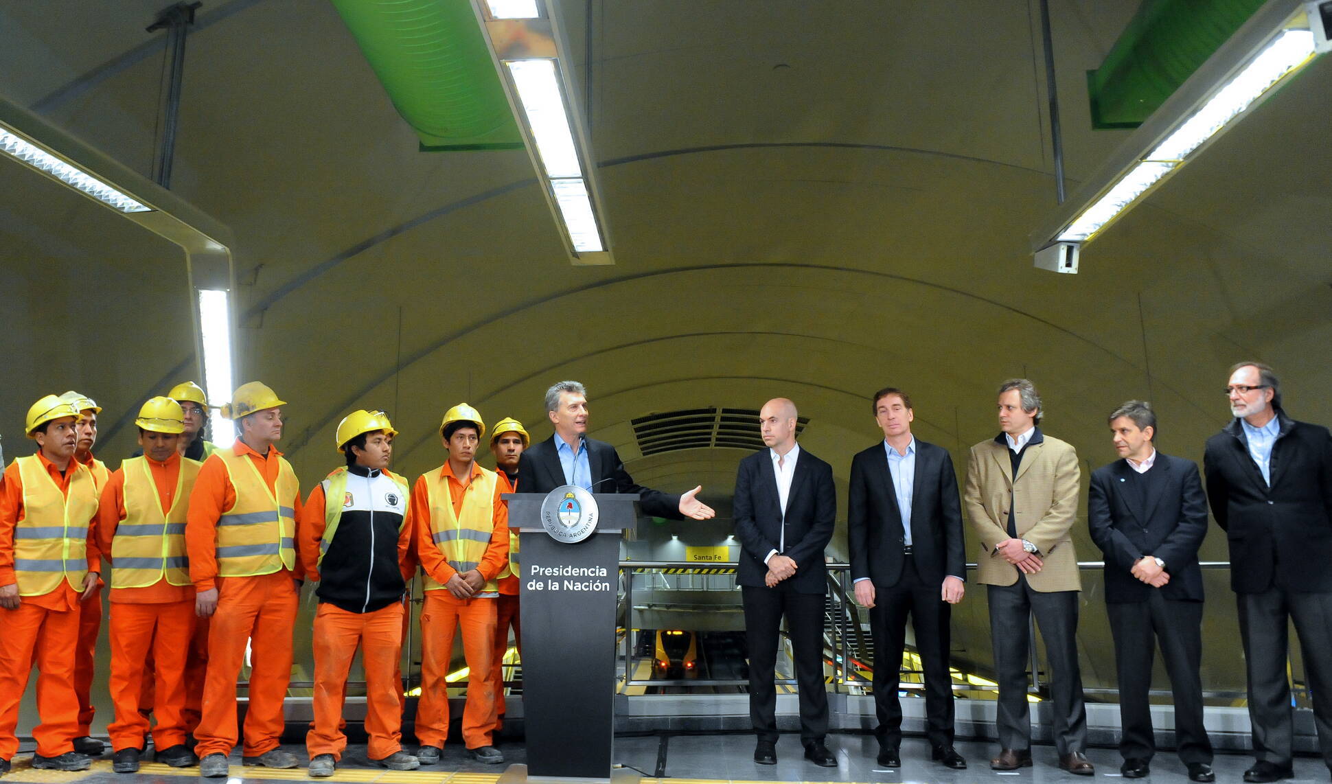 El Presidente inauguró la estación Santa Fe de la línea H del subte