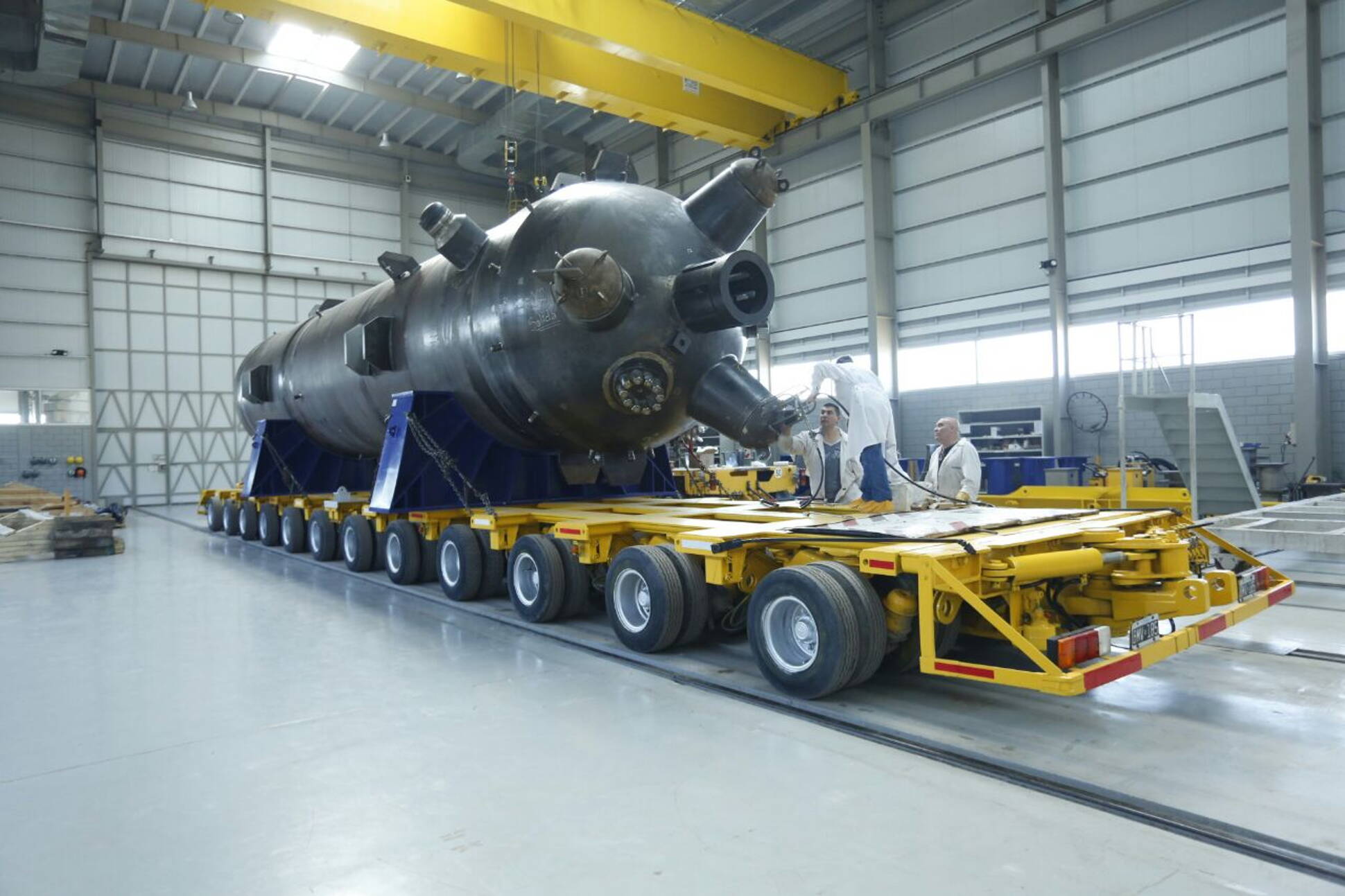 Con el apoyo del Ministerio de Ciencia, se inauguró la primera fábrica del país de aerogeneradores eólicos