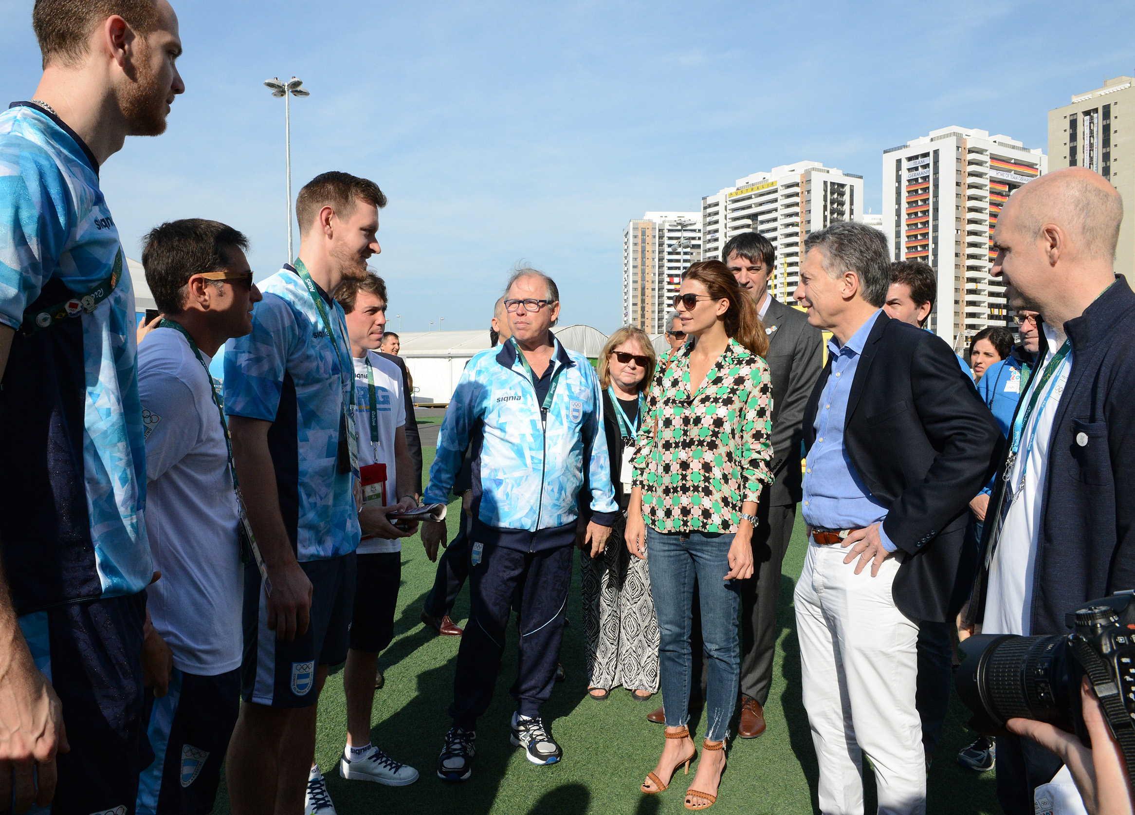 El Presidente saludó a deportistas argentinos en la Villa Olímpica