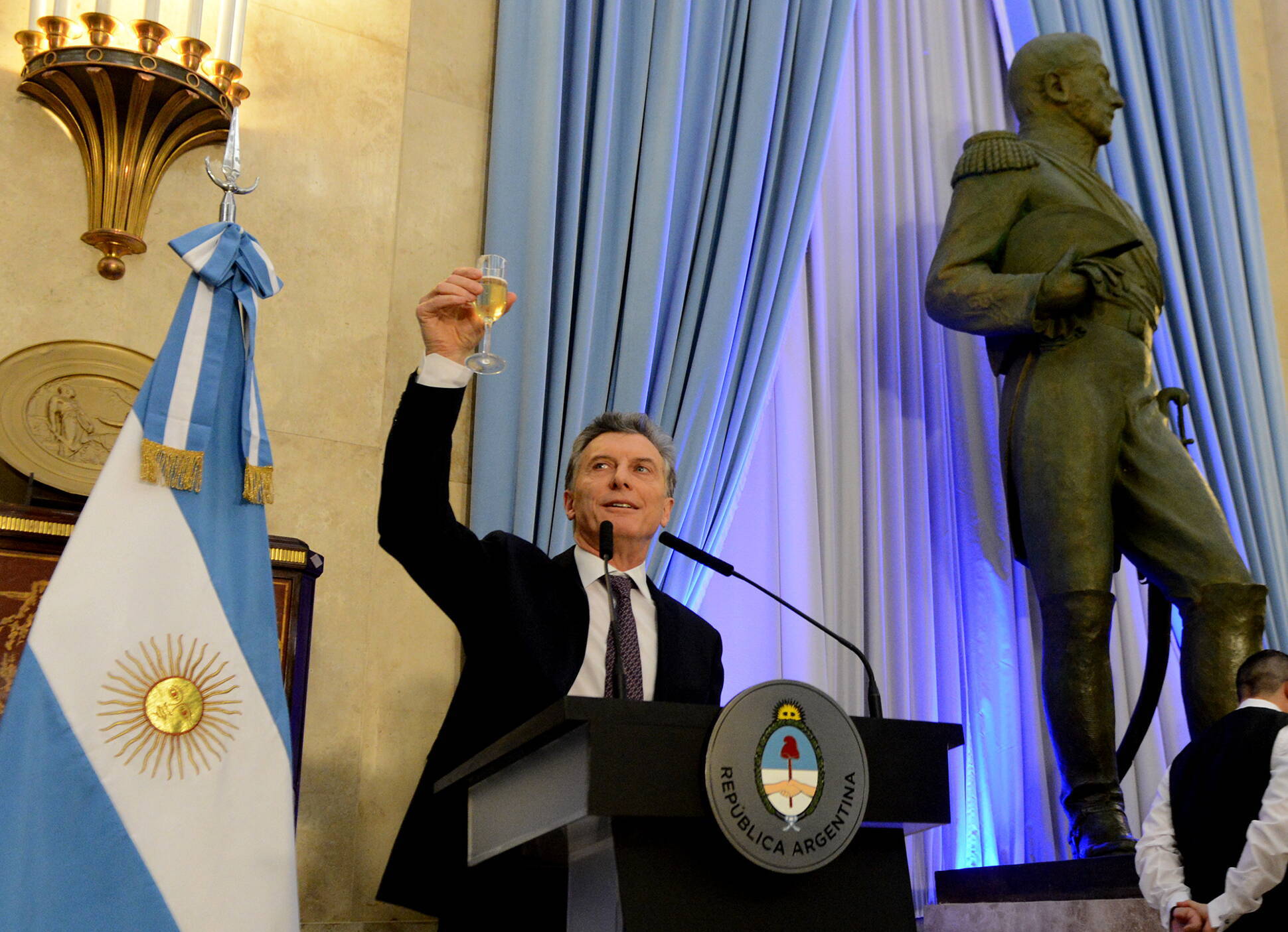 Macri: “Necesitamos una participación activa de nuestras Fuerzas Armadas para crecer y desarrollarnos”