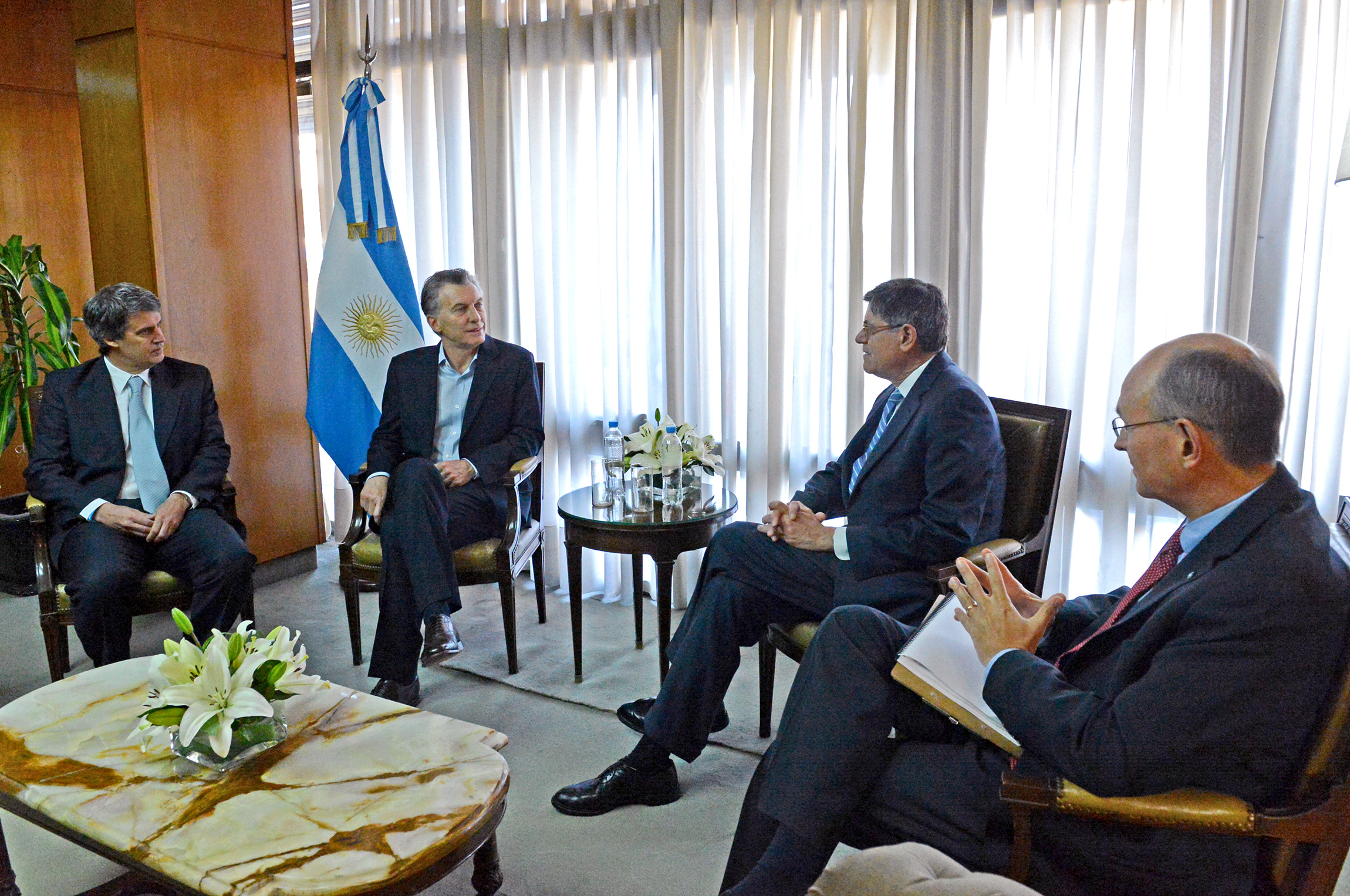 El Presidente se reunió con el secretario del Tesoro de EE.UU.