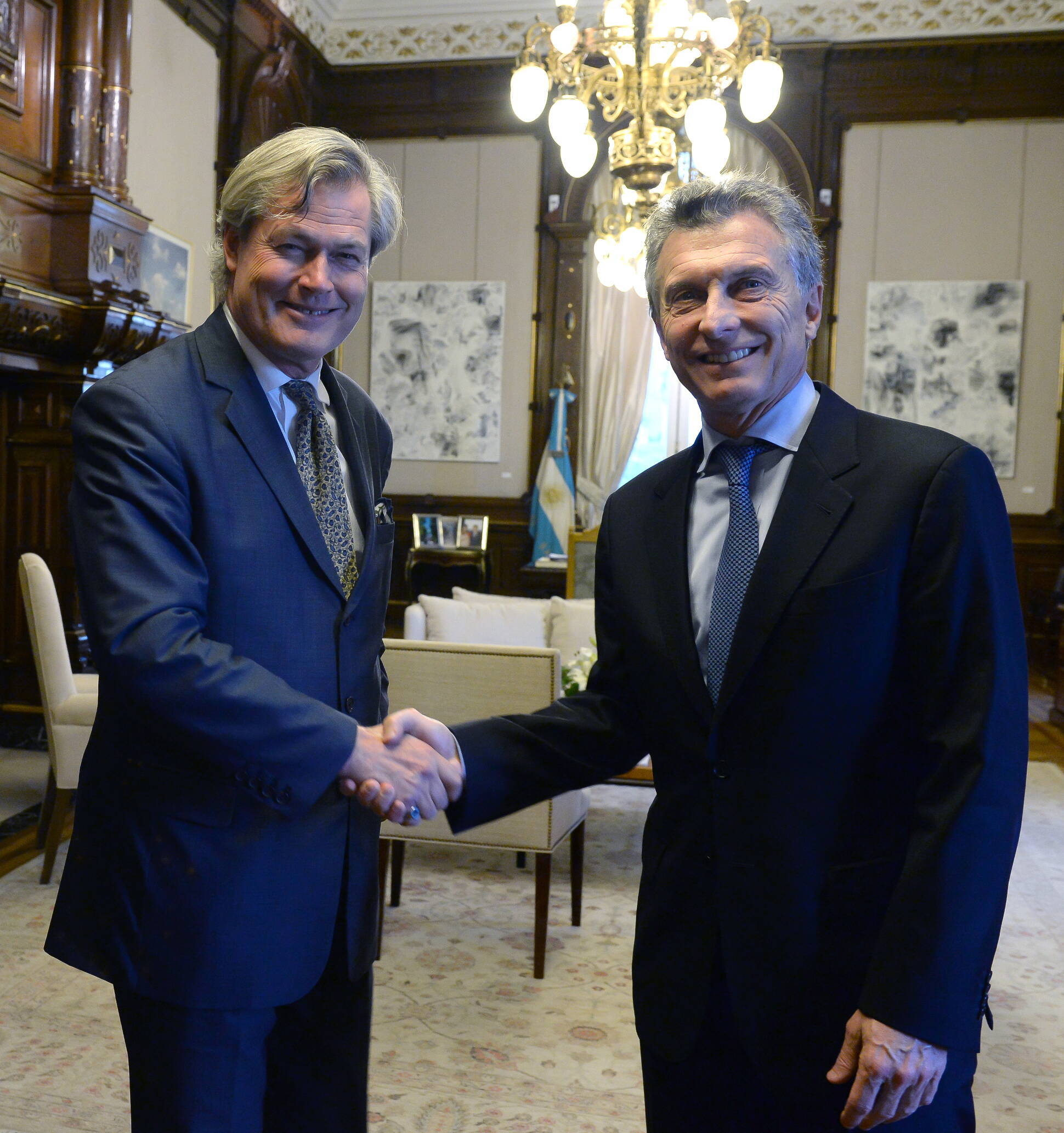 El presidente Mauricio Macri recibió al empresario y escritor belga Gunter Pauli, creador de la Economía Azul
