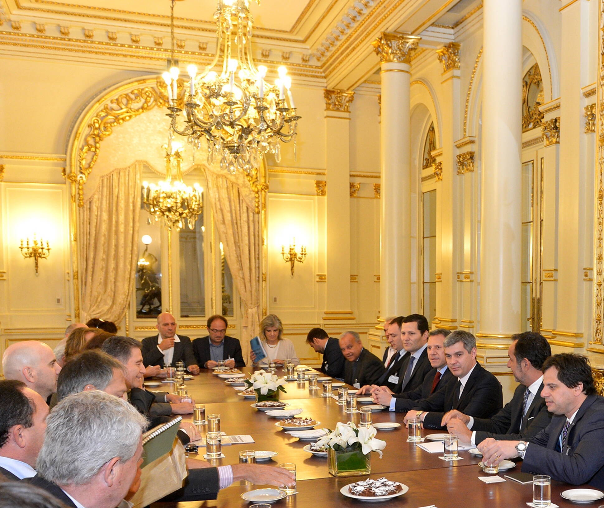 Marcos Peña recibió a empresarios franceses interesados en invertir en la Argentina