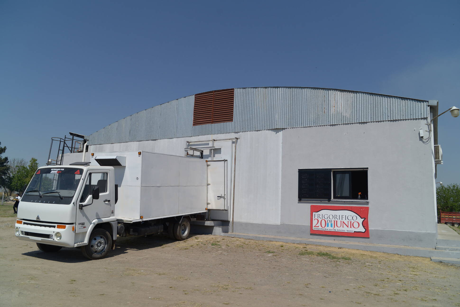 Con aportes del Gobierno, comenzó a funcionar una planta de producción porcina en Tucumán