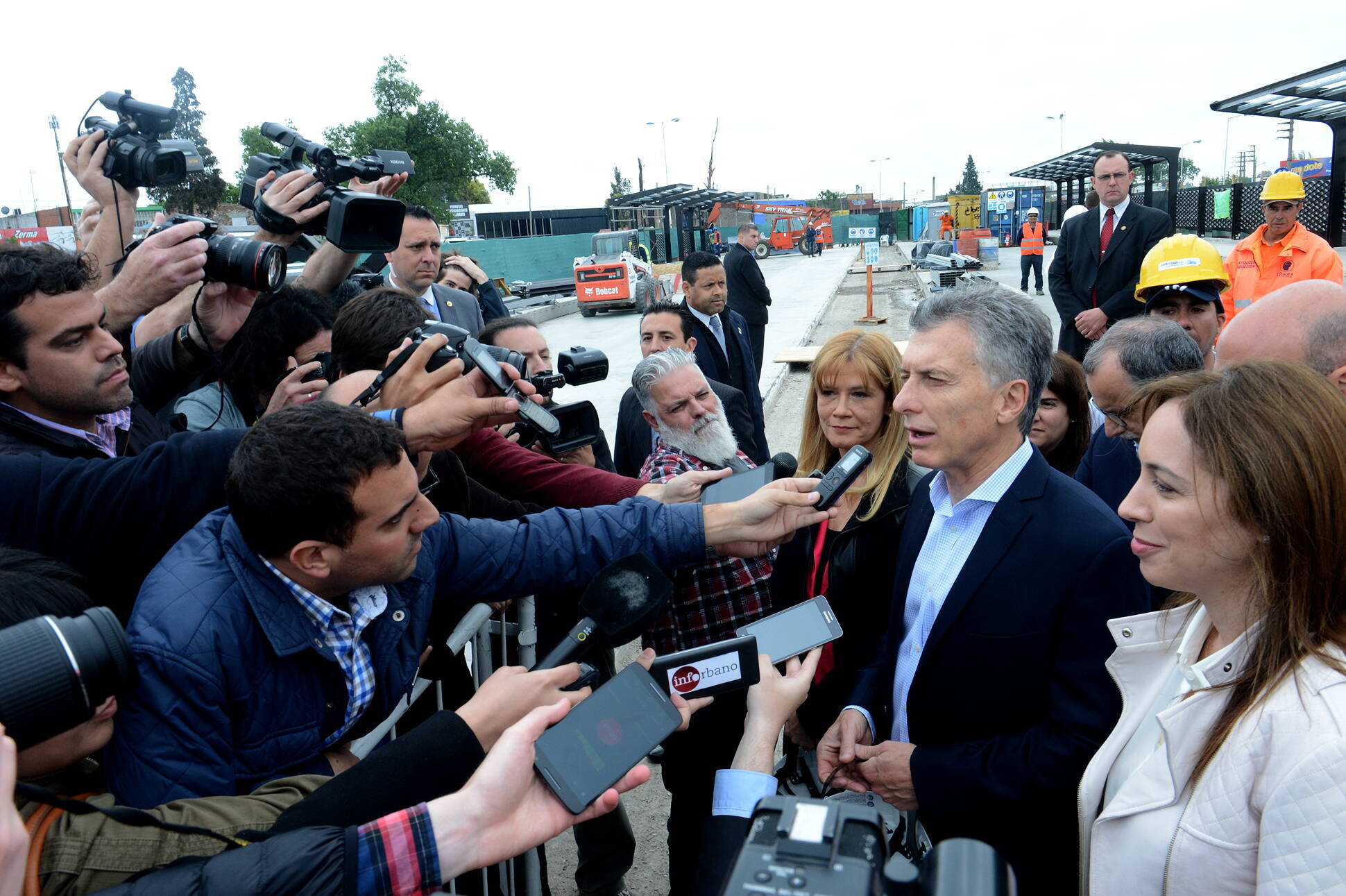 El presidente Macri recorrió las obras del Metrobus de La Matanza