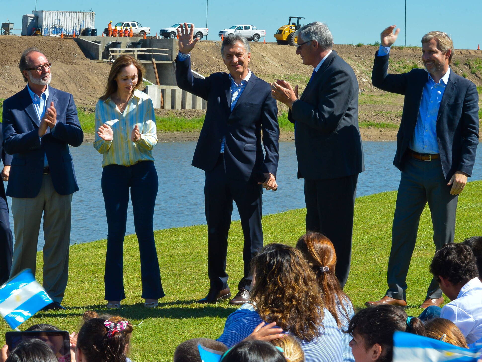 El presidente Macri anunció una nueva etapa del plan de obras hídricas en la cuenca del río Salado