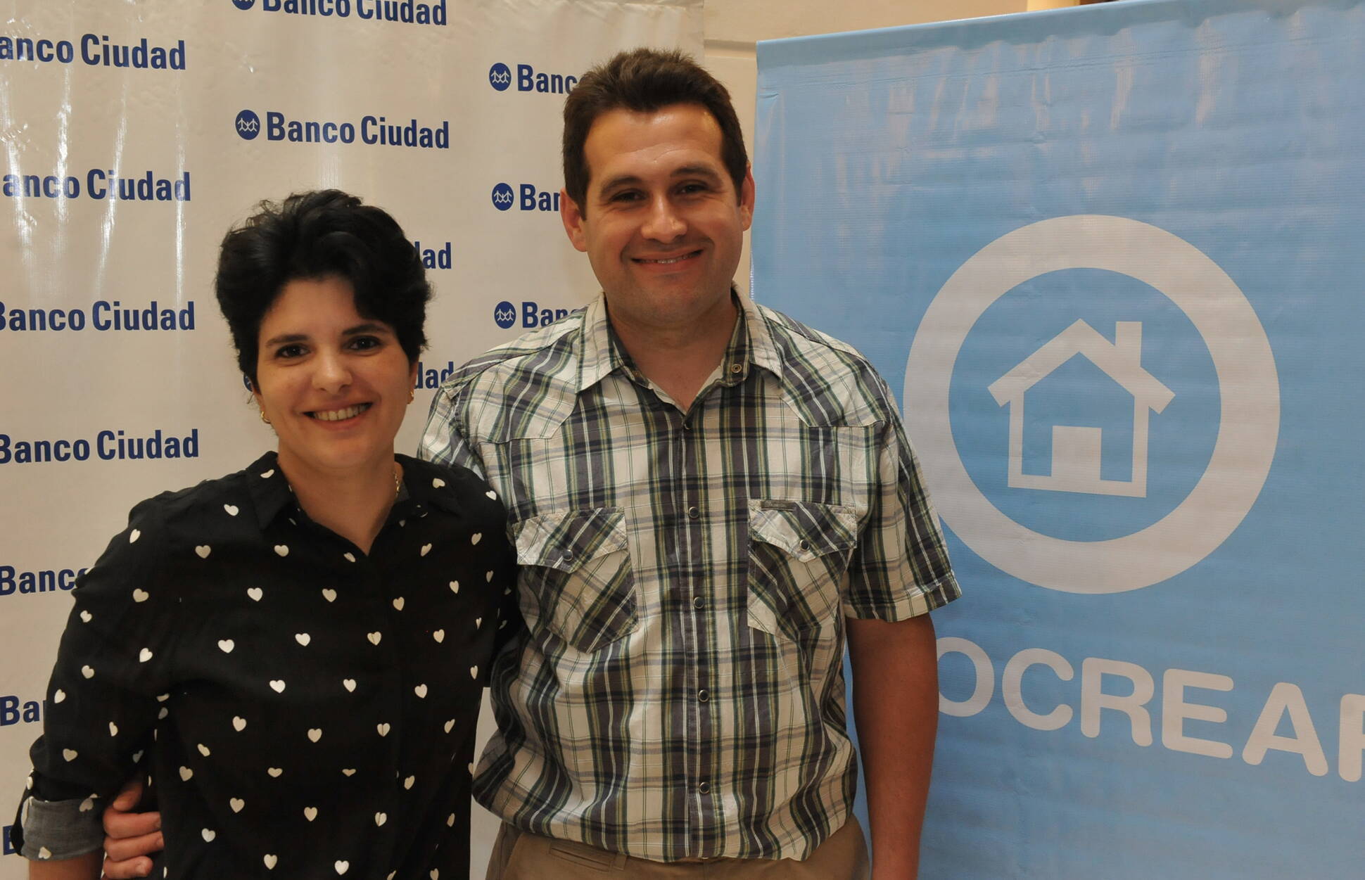 Primera familia que compró una vivienda por el plan PROCREAR Solución Casa Propia ya firmó la escritura