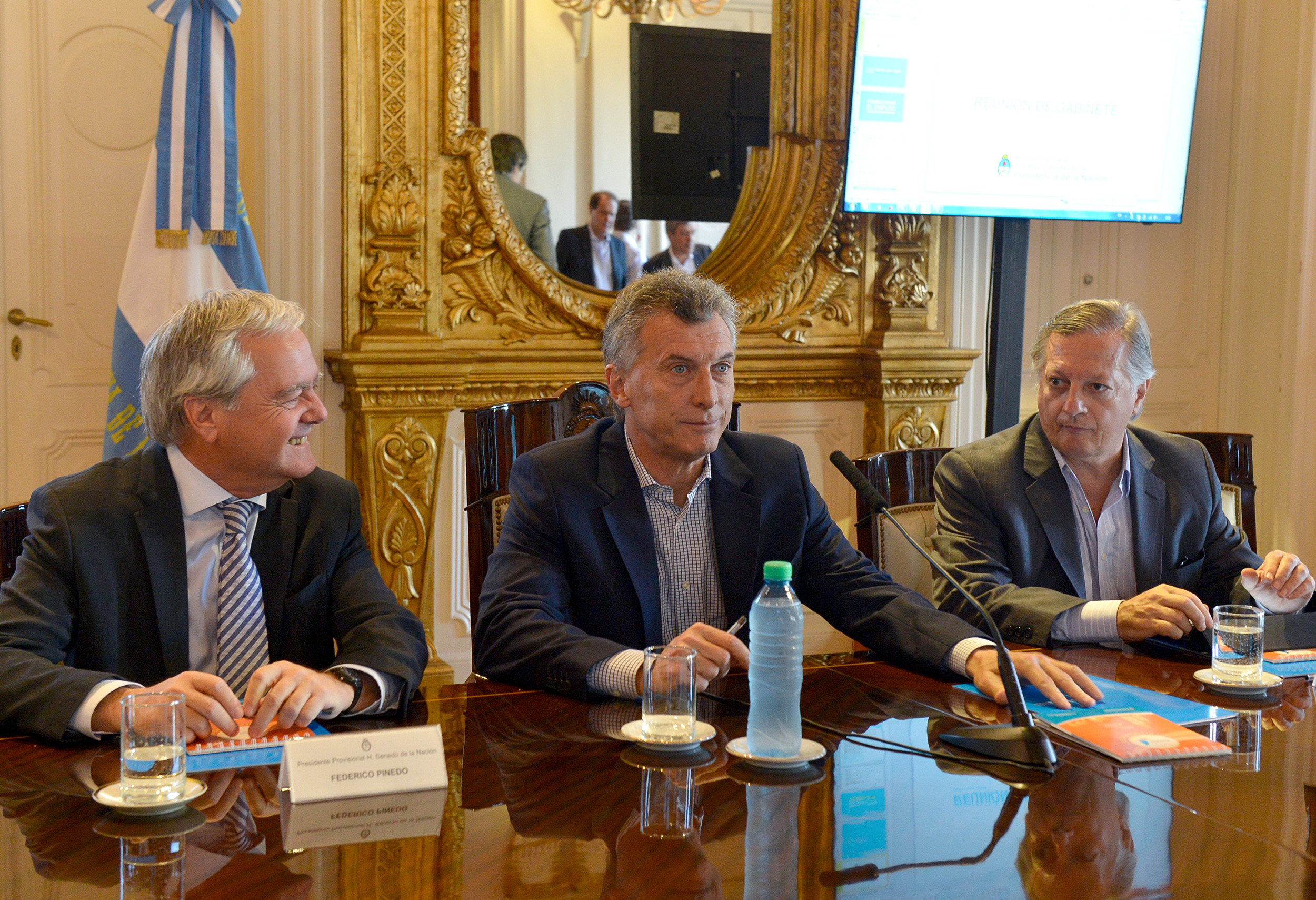 El presidente Macri encabezó una reunión de Gabinete