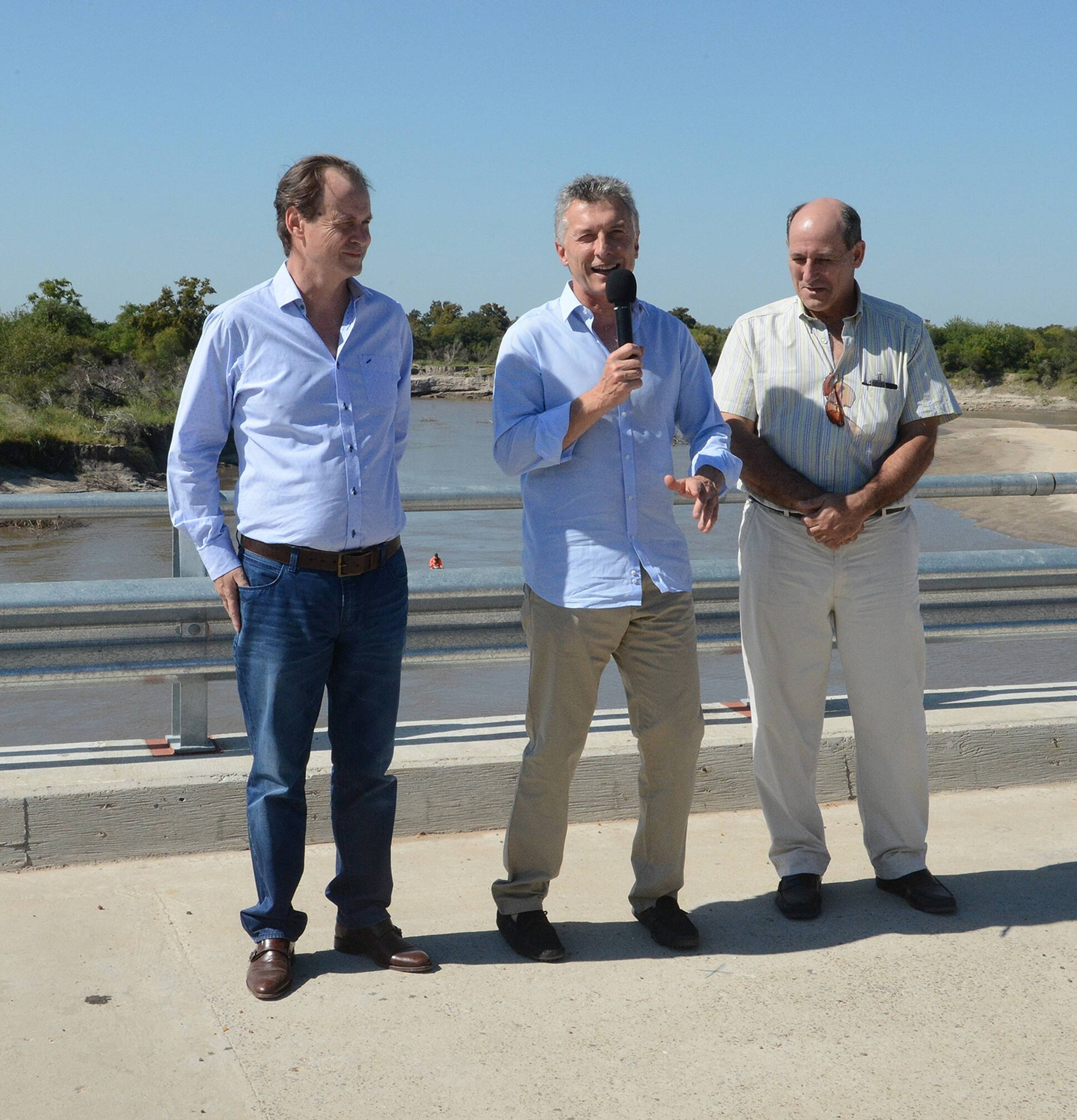 Mauricio Macri:  Vamos a llenar de puentes y rutas todo el país