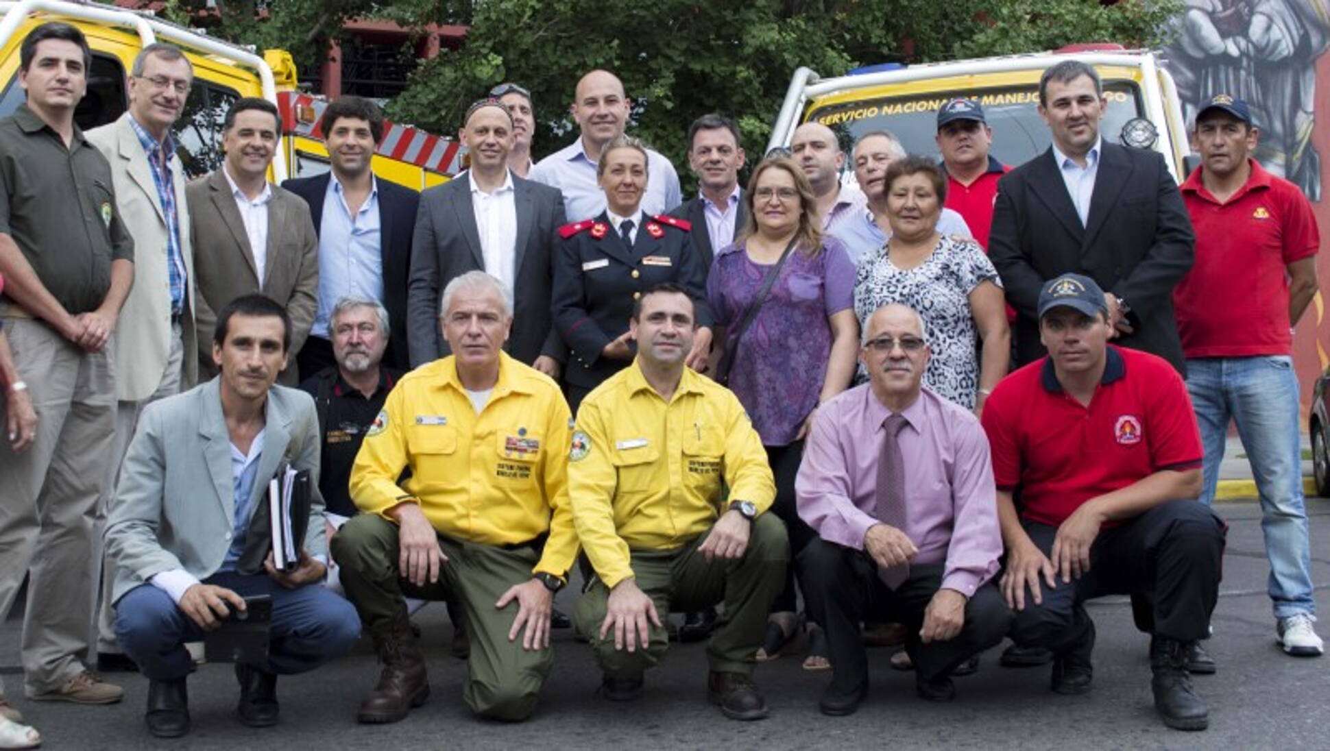 El Ministerio de Ambiente entregó autobombas para combatir incendios forestales