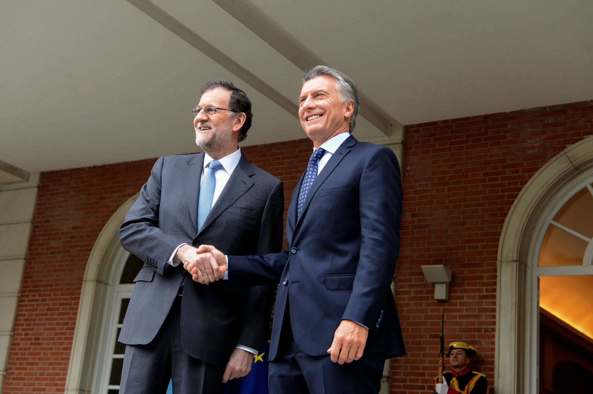 El presidente Macri junto a su par español, Mariano Rajoy