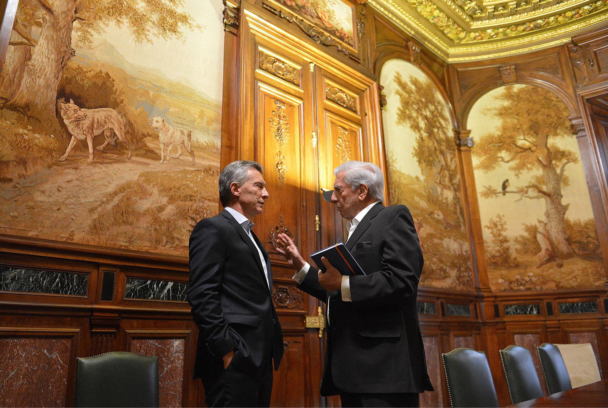 Macri participó de un coloquio con el Premio Nobel Mario Vargas Llosa