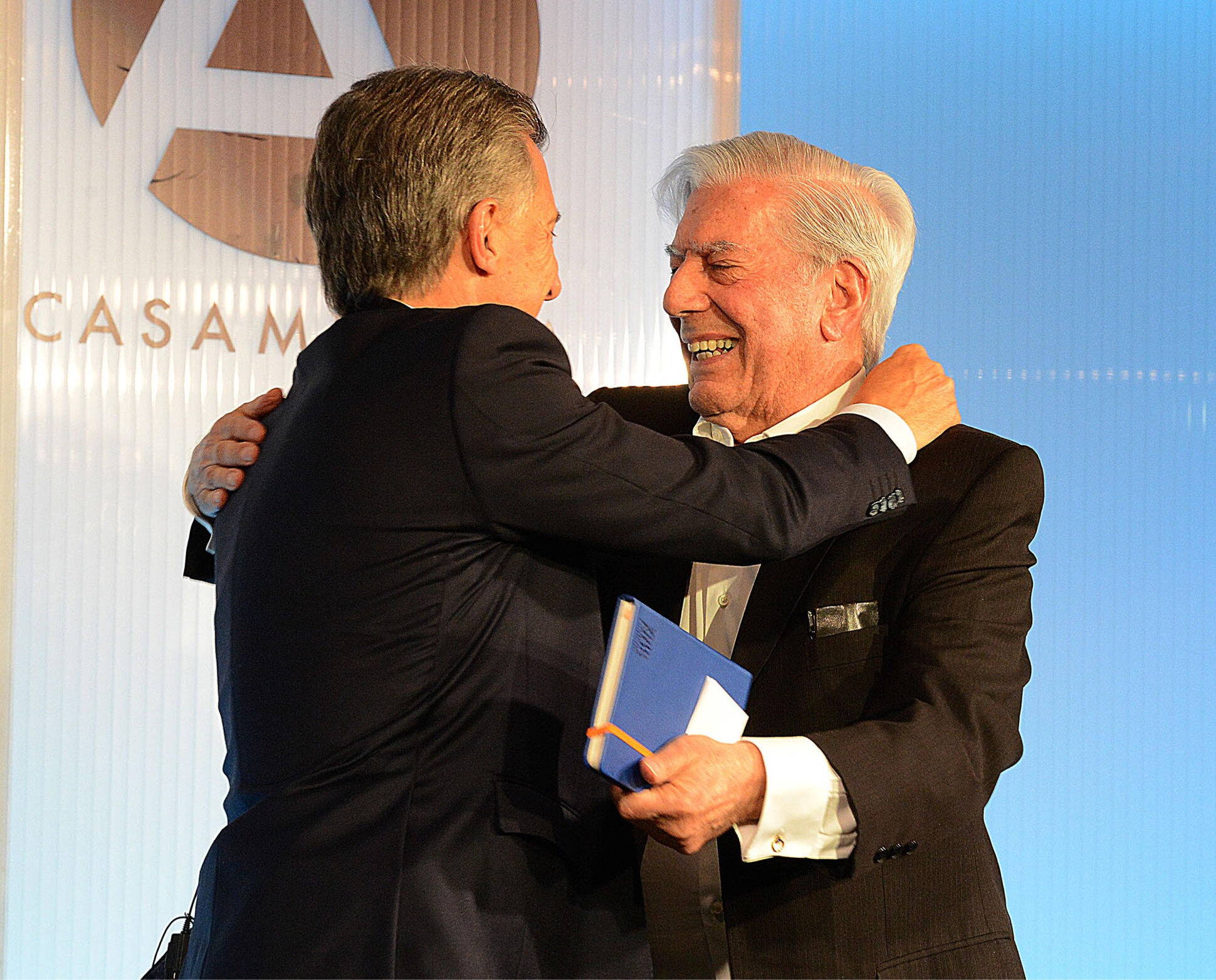 Macri participó de un coloquio con el Premio Nobel Mario Vargas Llosa