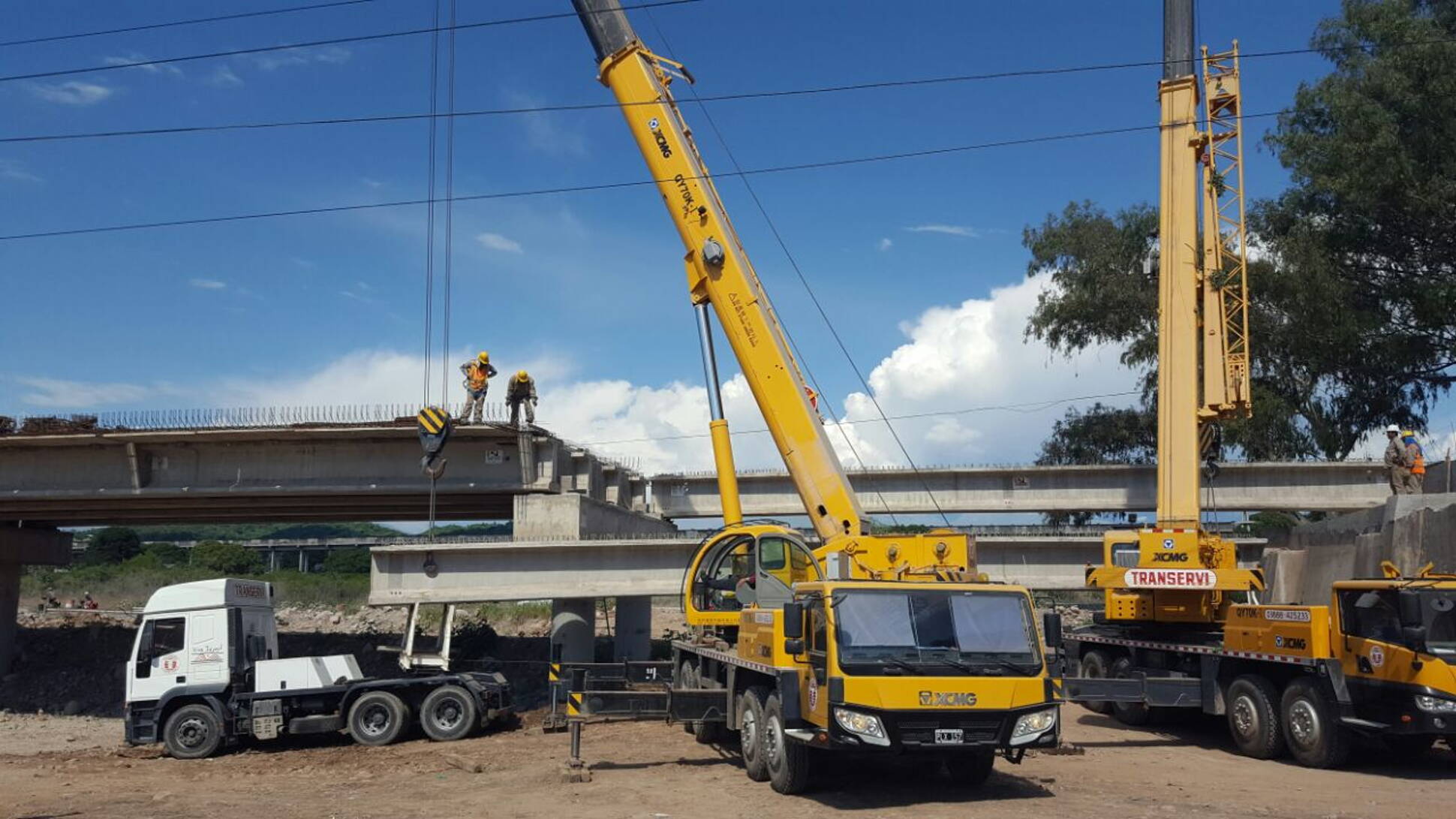 Nuevo puente sobre el río Los Alisos