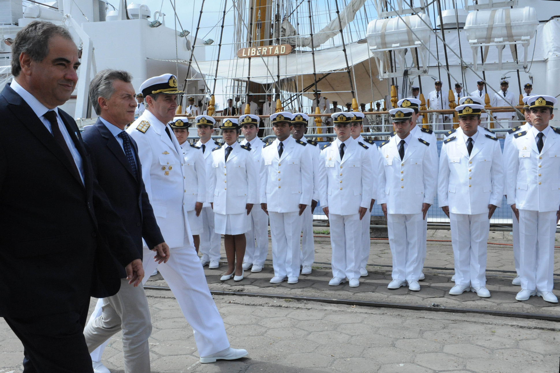 El presidente Macri dio la Orden de Zarpada de la Fragata Libertad