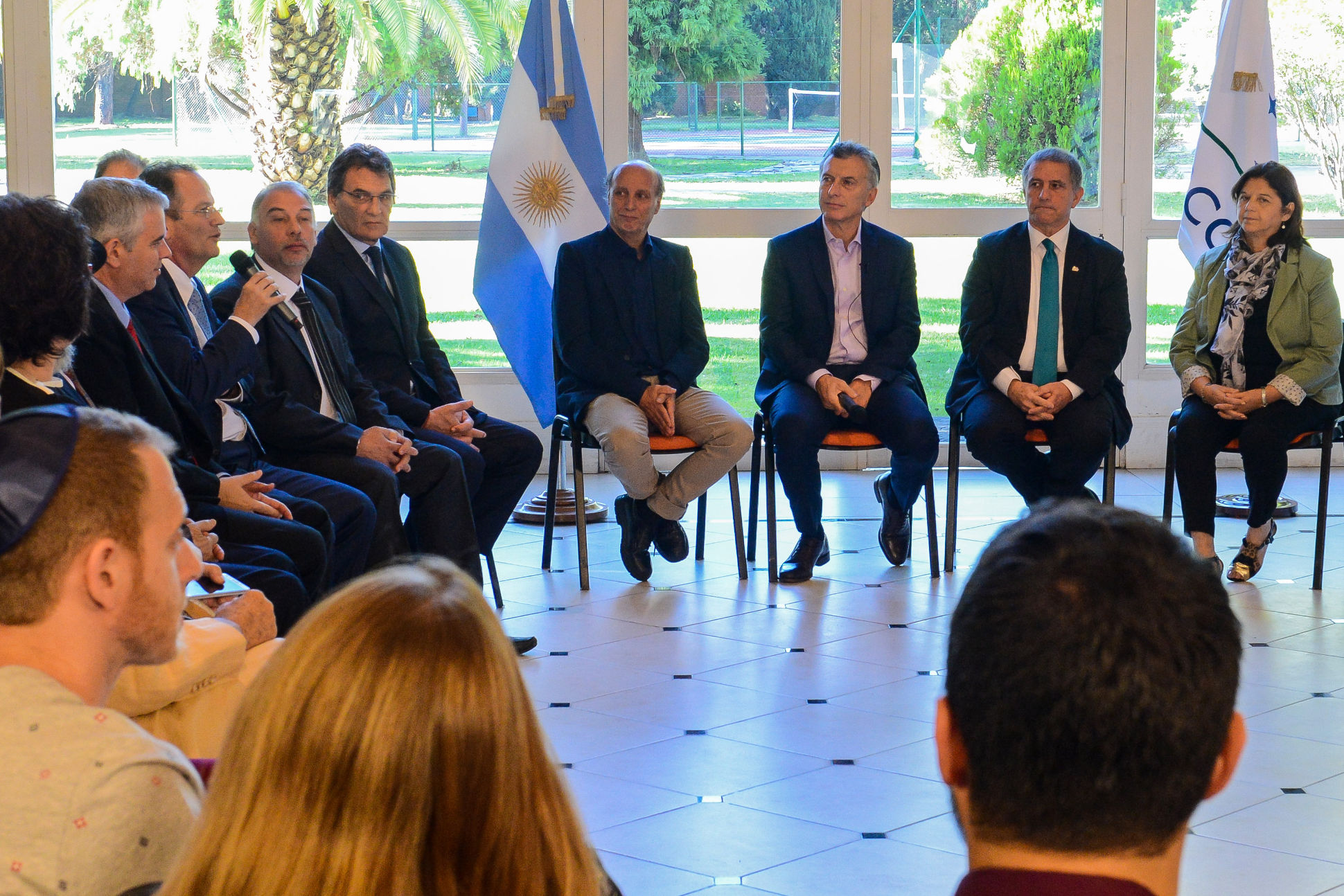 El Presidente se reunió con sobrevivientes y familiares de víctimas del atentado a la Embajada de Israel