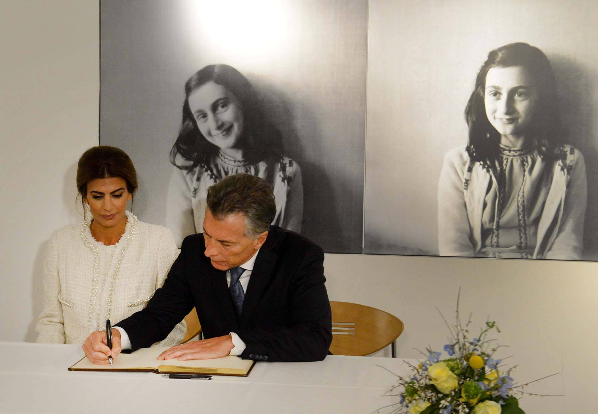 El presidente Macri recorrió el museo Casa de Ana Frank en Amsterdam