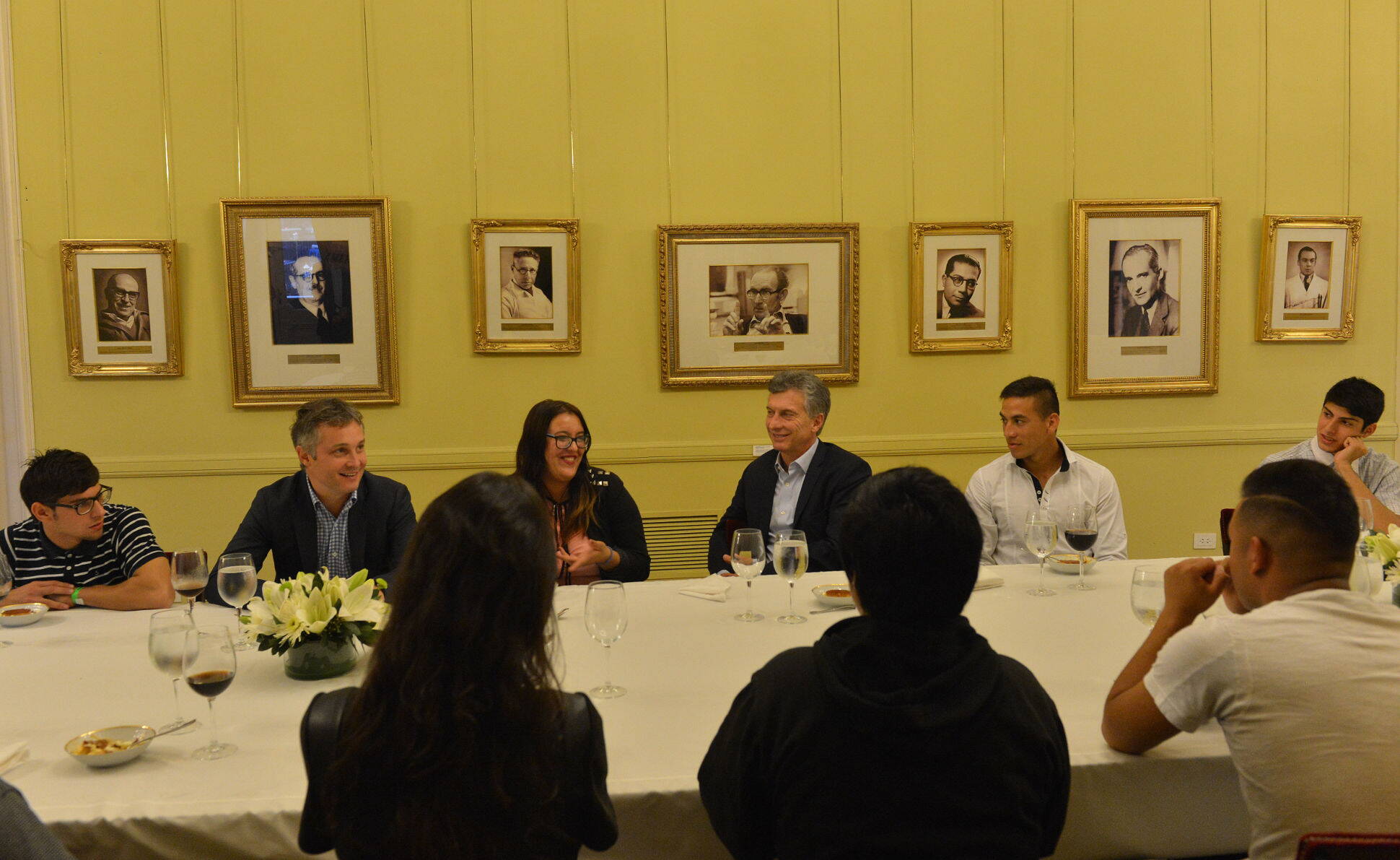 Macri se reunió con jóvenes que participan de un programa de inclusión social