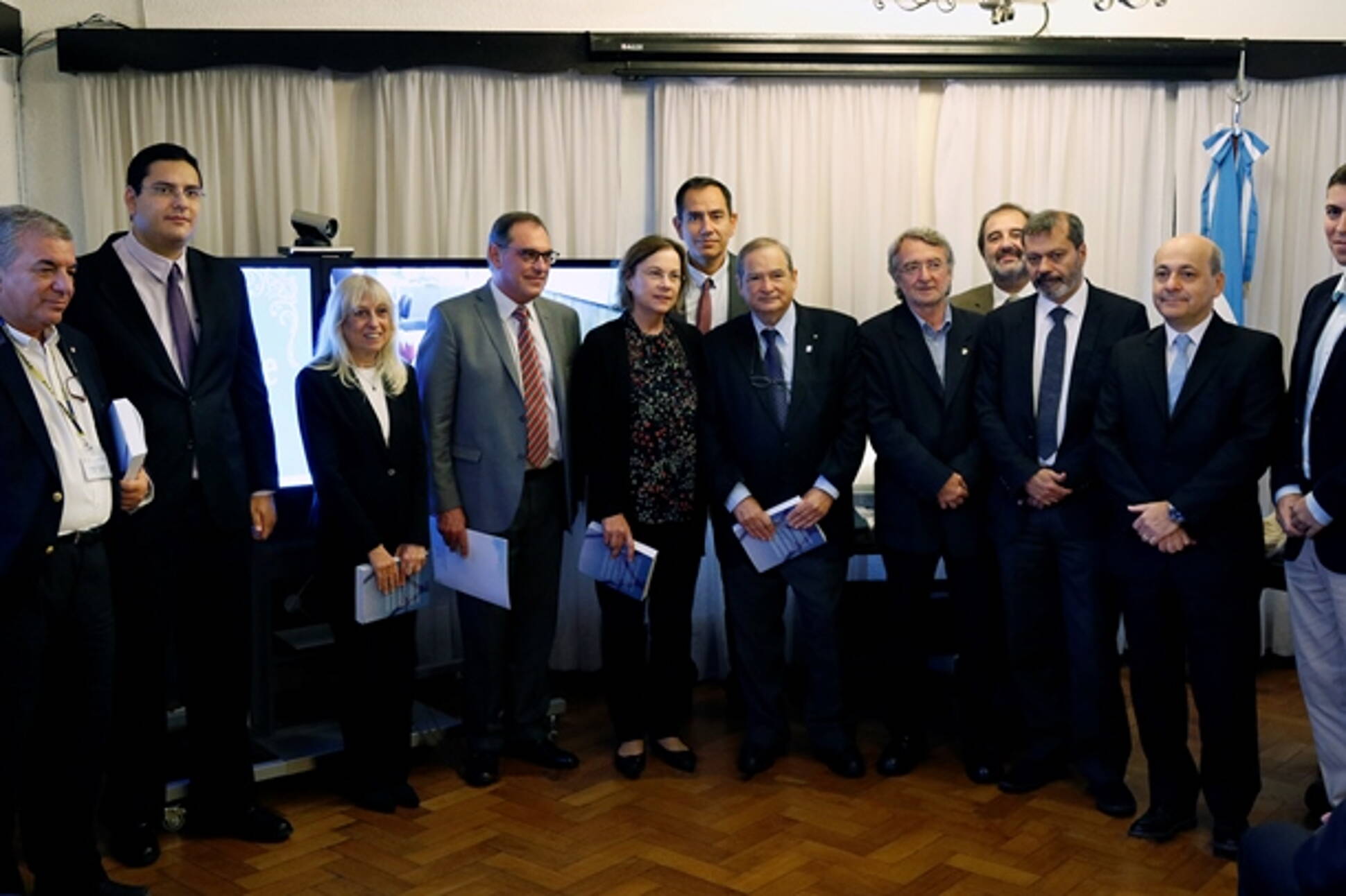 El Ministerio de Salud entregó equipamiento a instituciones de ocho provincias