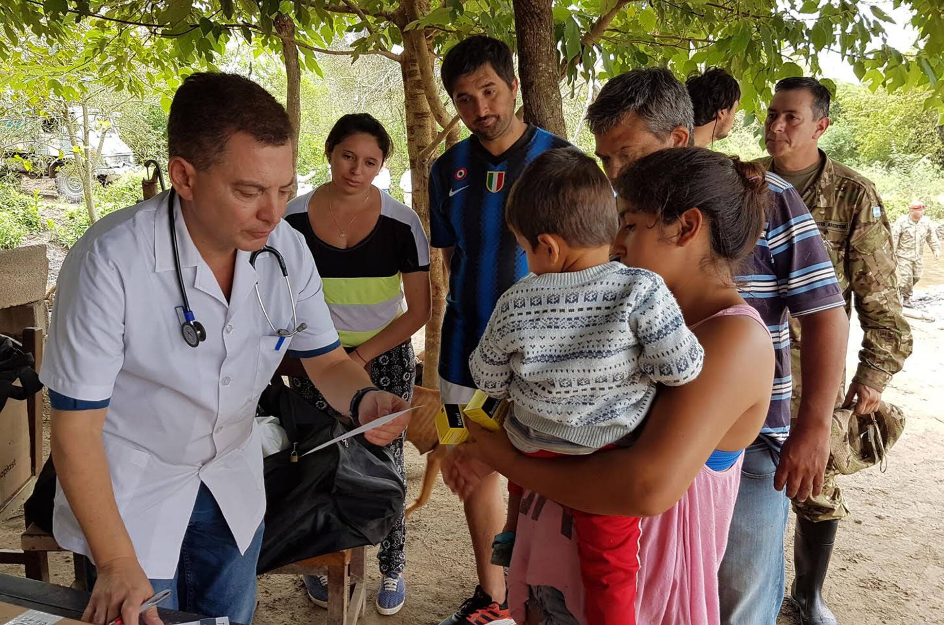 Martínez y Cano recorrieron zonas afectadas por las inundaciones en Tucumán