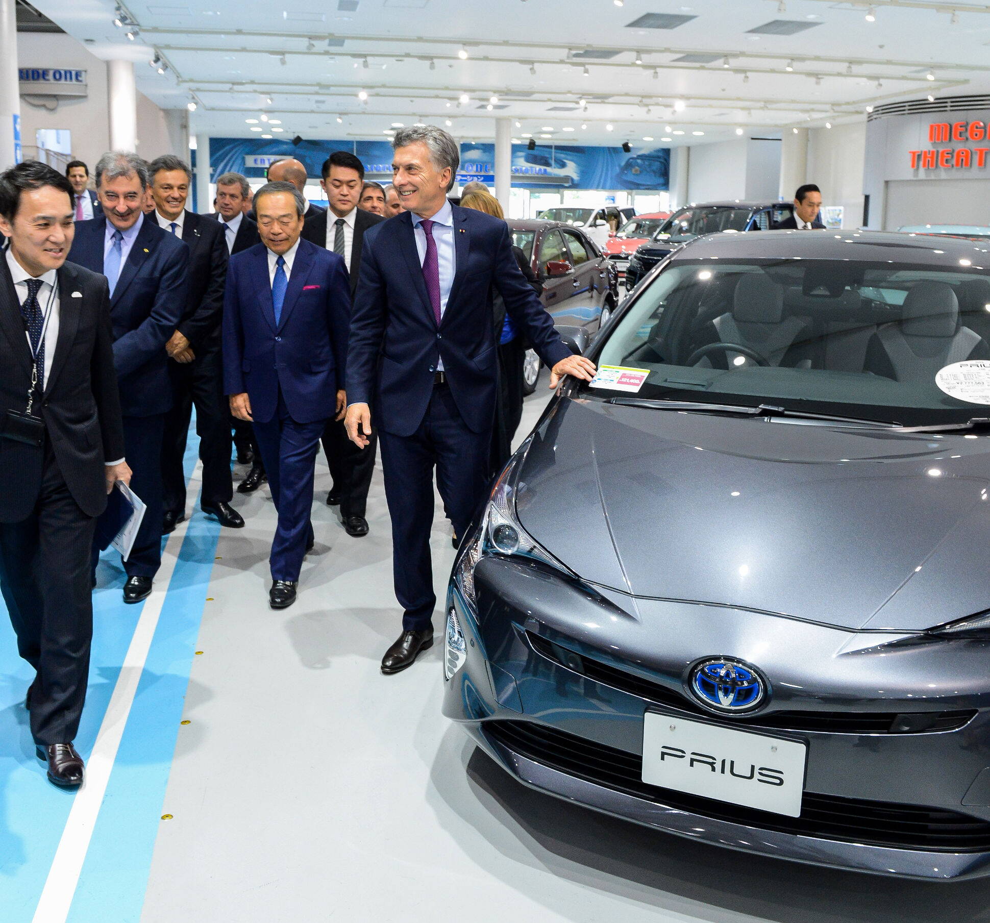 Toyota le anunció a Macri la creación de 1800 empleos en la filial argentina
