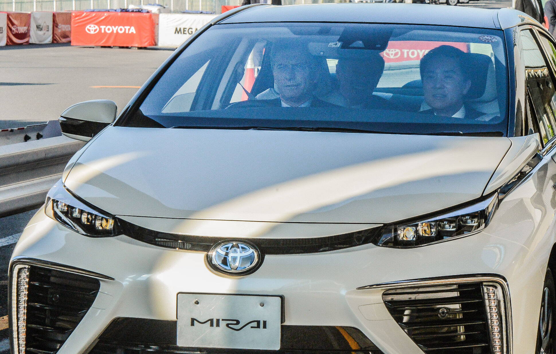 Toyota le anunció a Macri la creación de 1800 empleos en la filial argentina