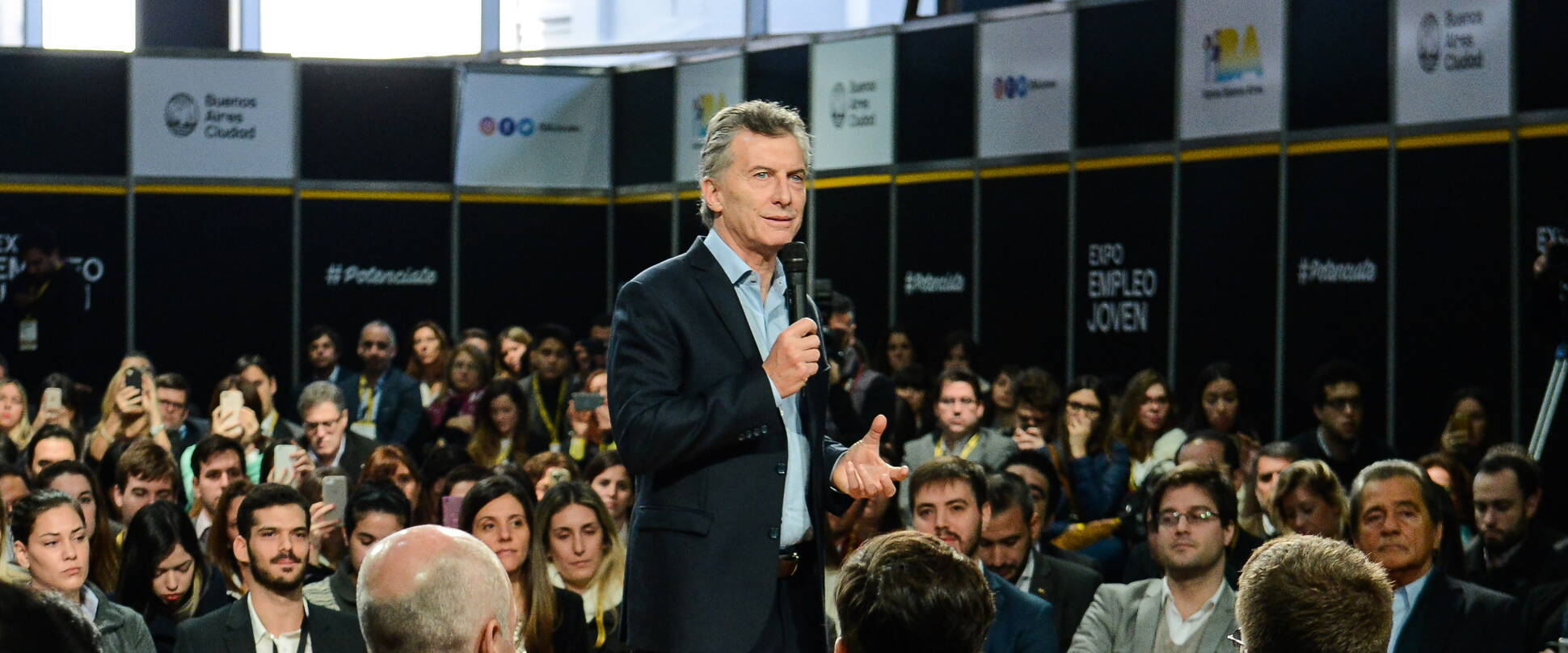 El Presidente les pidió a los jóvenes nunca dejar de capacitarse