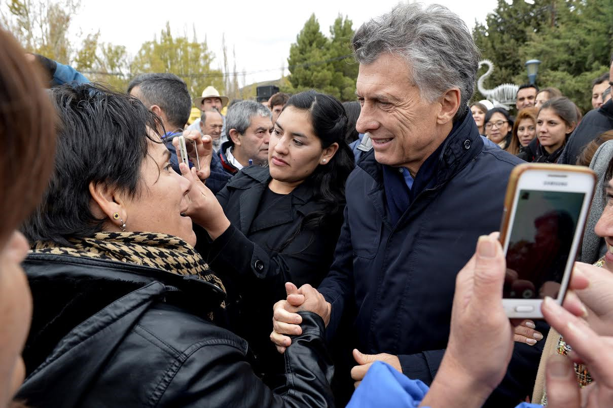 Macri visitó un pueblo que accedió por primera vez a Internet