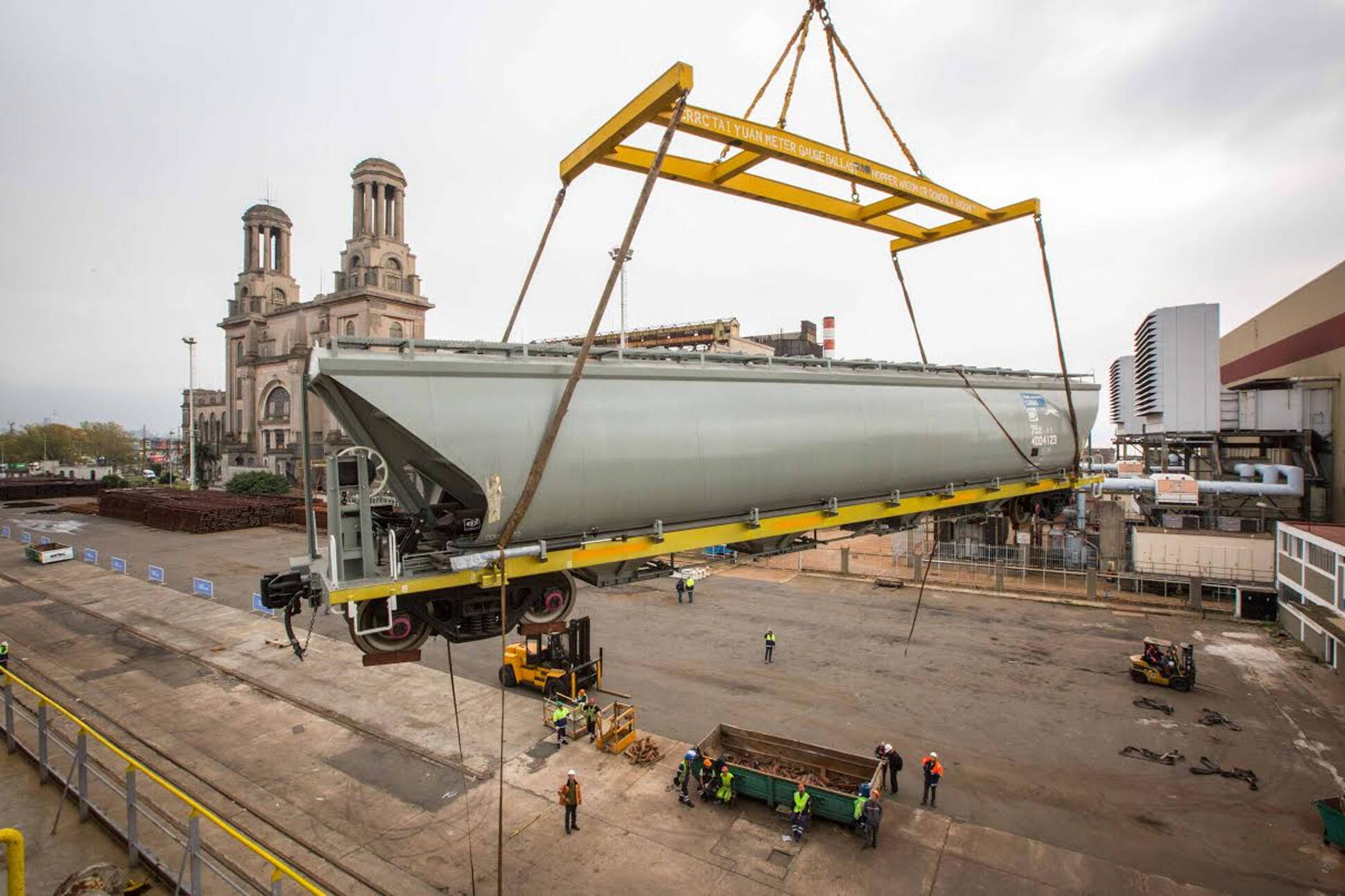 Llegaron más de 150 vagones para los trenes de carga San Martín y Belgrano