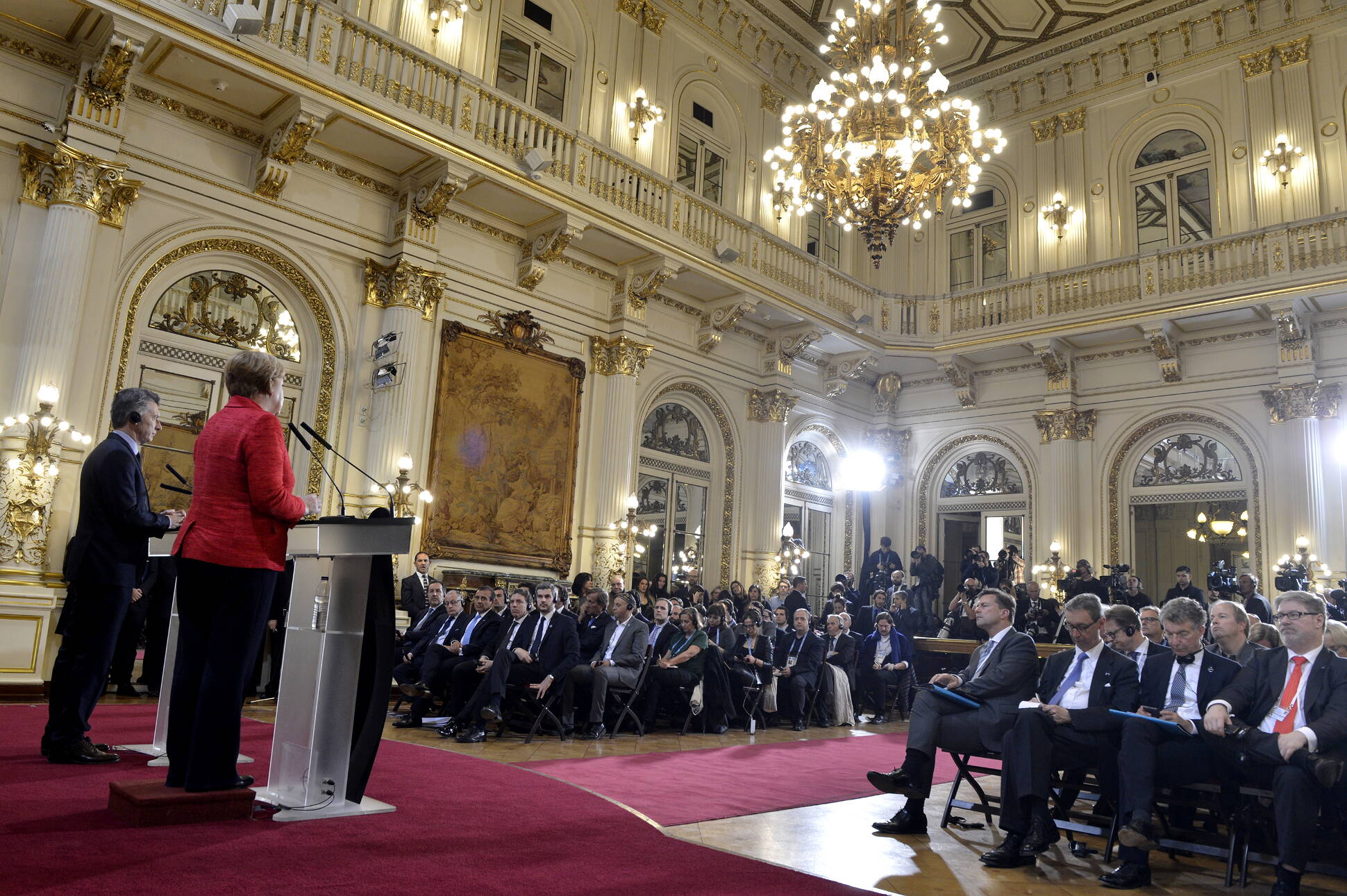 Macri y Merkel acordaron fortalecer la relación bilateral y ratificaron la agenda del G-20