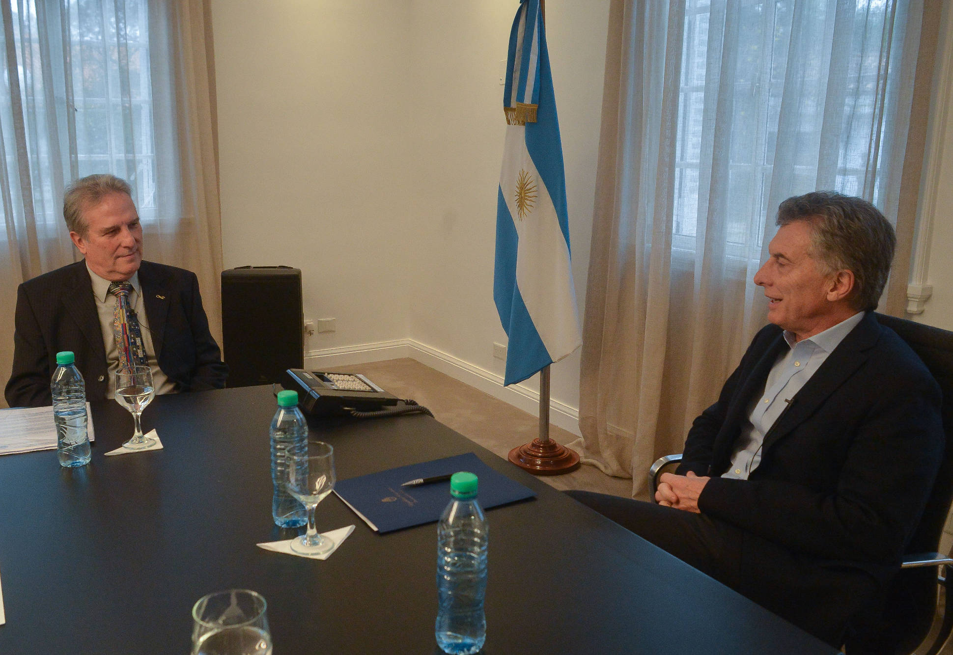 El Presidente recibió al científico argentino Ernesto Calvo