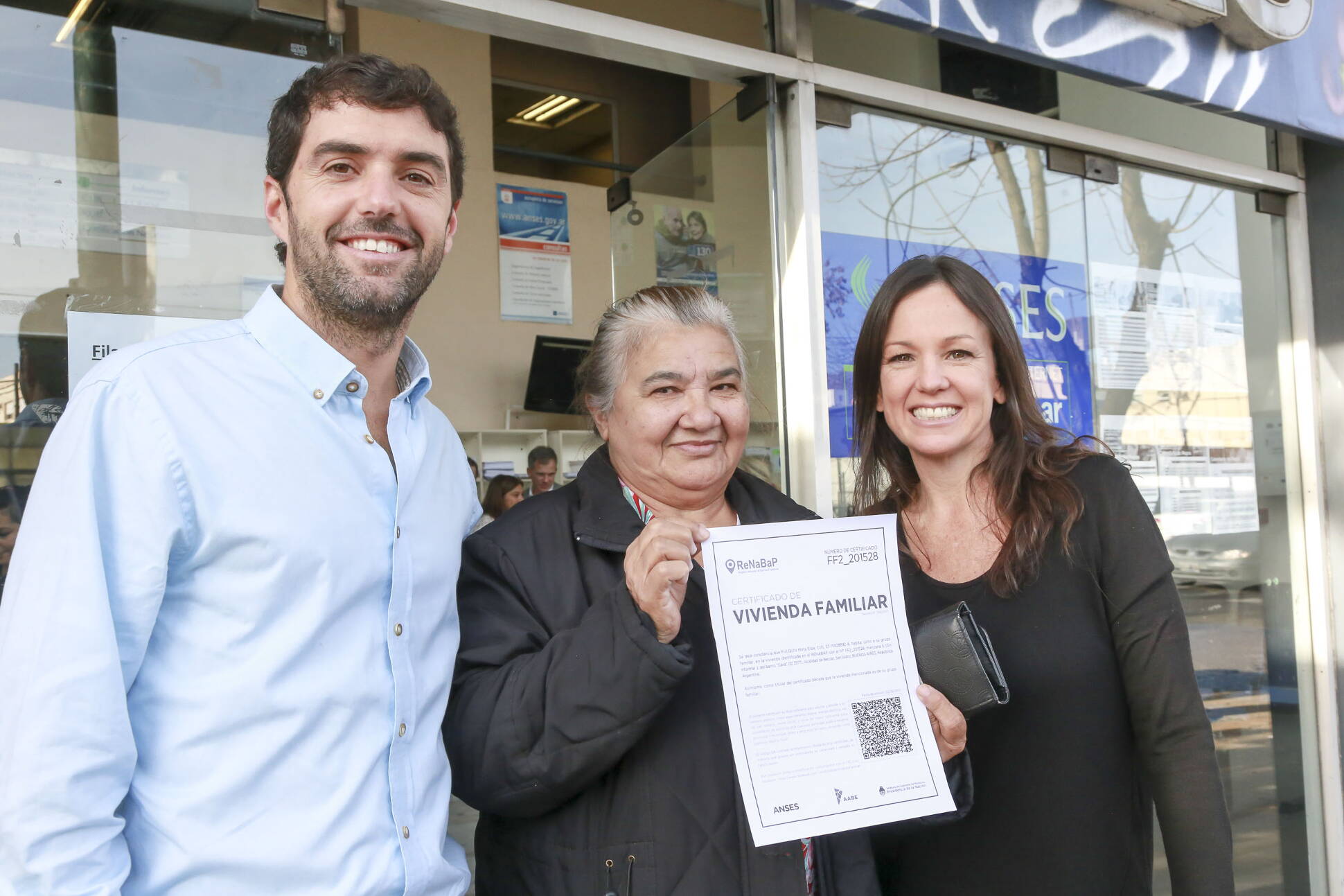 El Gobierno entregó los primeros certificados de vivienda a vecinos que viven en asentamientos