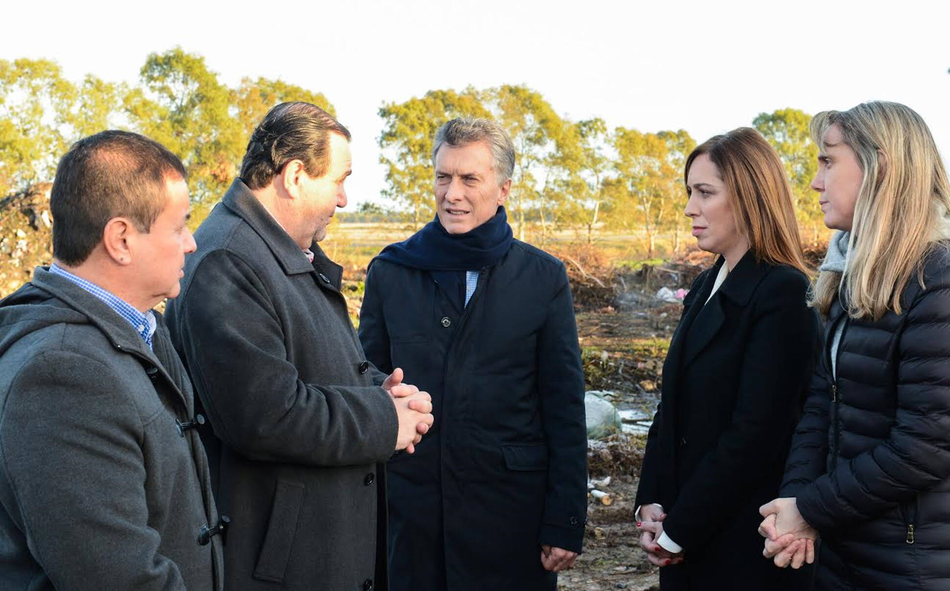 El Presidente supervisó trabajos de saneamiento de un basural