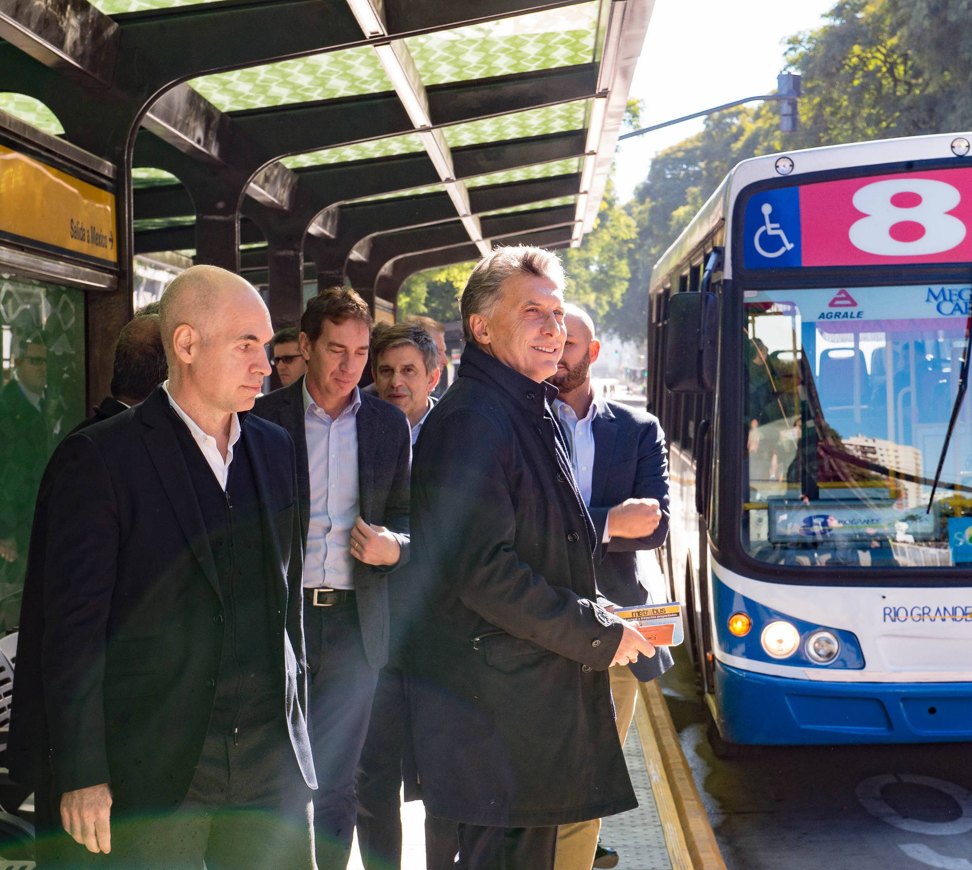 El Presidente inauguró el Metrobus del Bajo