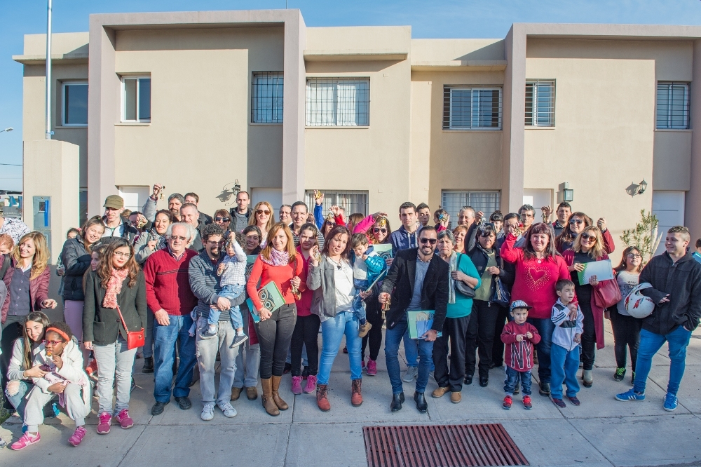 Se entregaron nuevas viviendas del ProCreAr en Tigre y en Mendoza