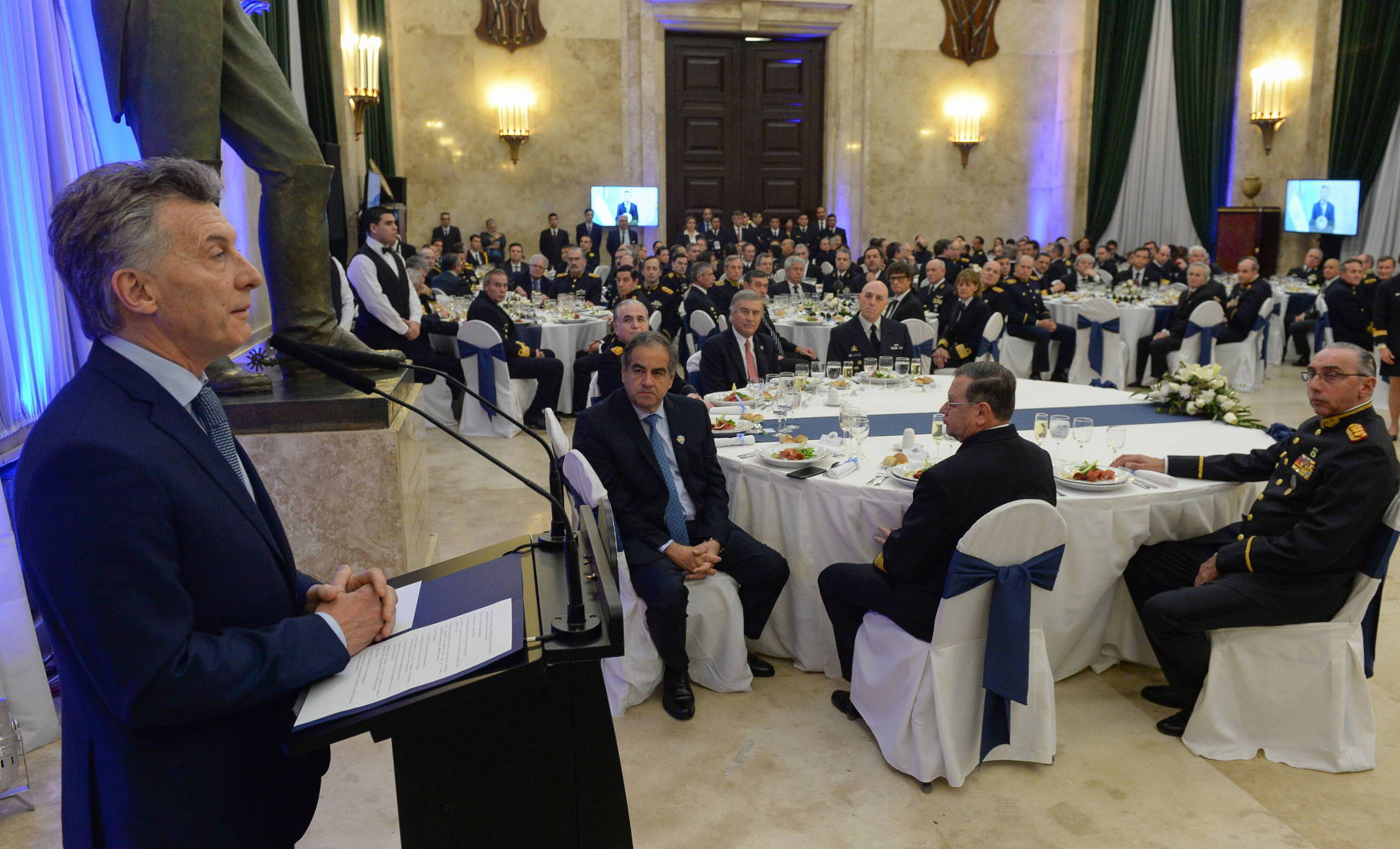 Macri destacó el rol de las Fuerzas Armadas al hablar en la cena anual de camaradería
