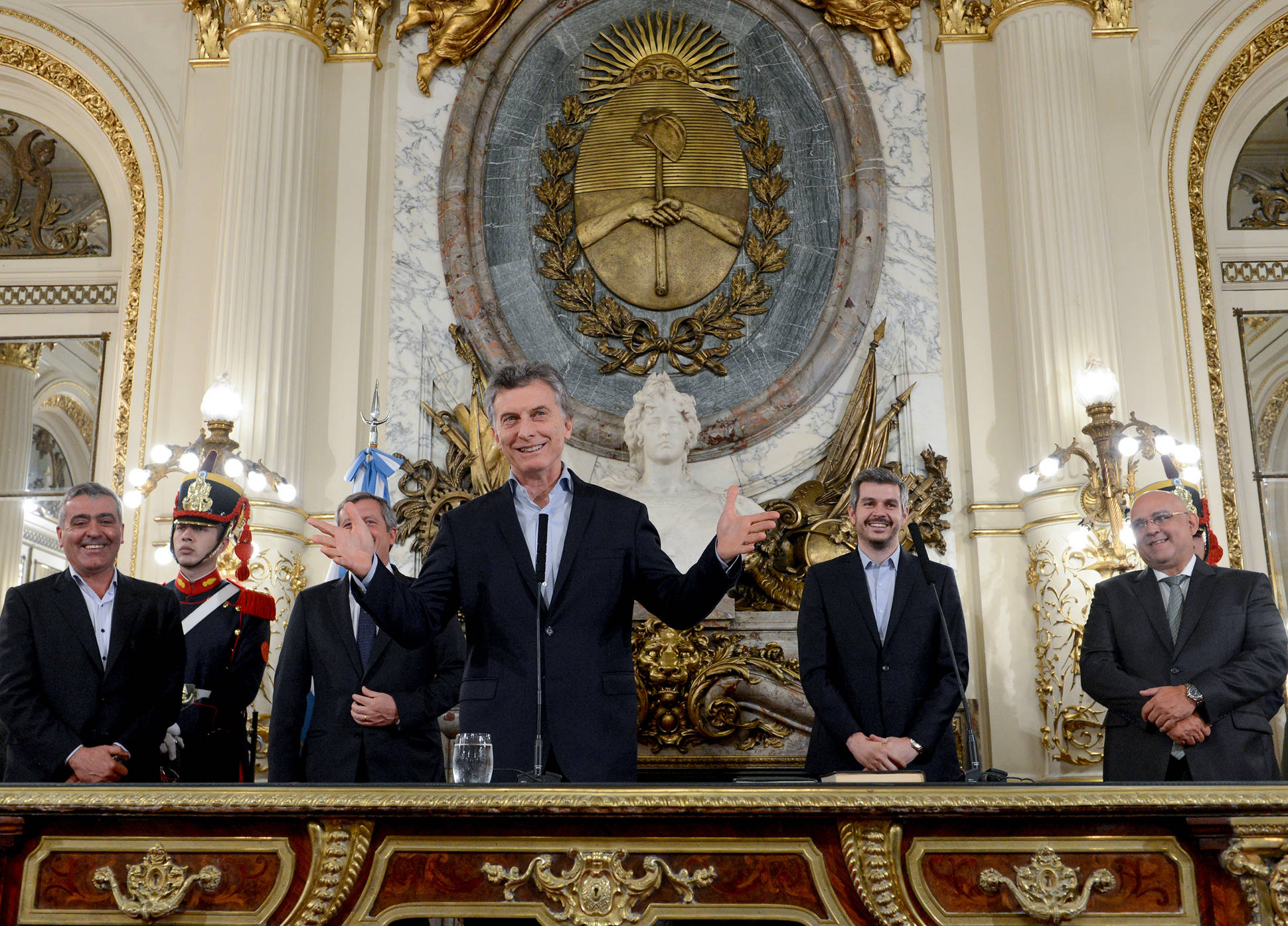 El Presidente tomó juramento al nuevo titular del Plan Belgrano