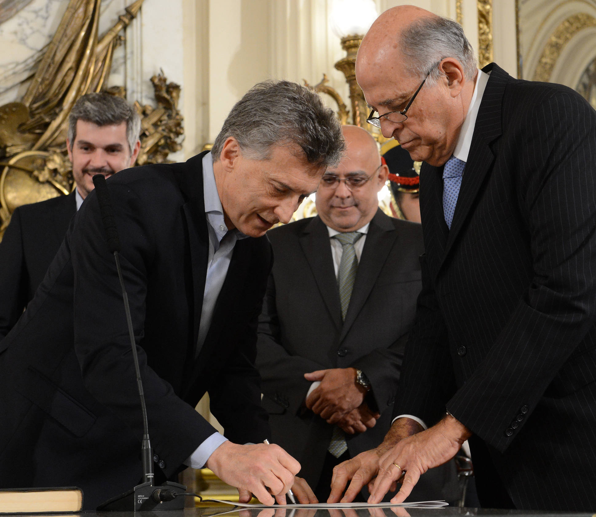 El Presidente tomó juramento al nuevo titular del Plan Belgrano