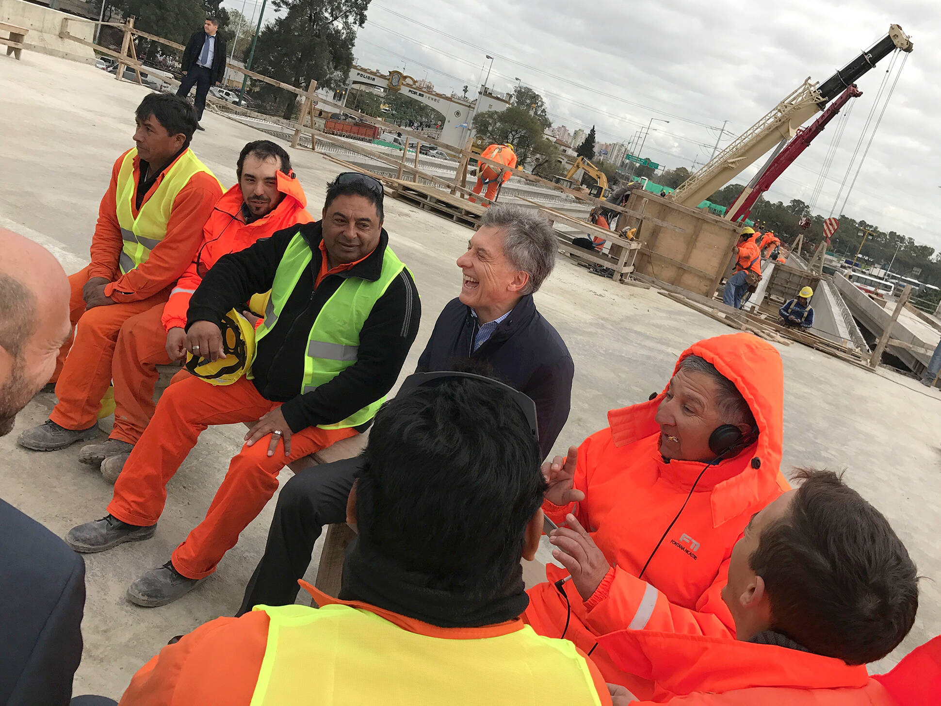 El Presidente supervisó las obras del viaducto de Puente La Noria