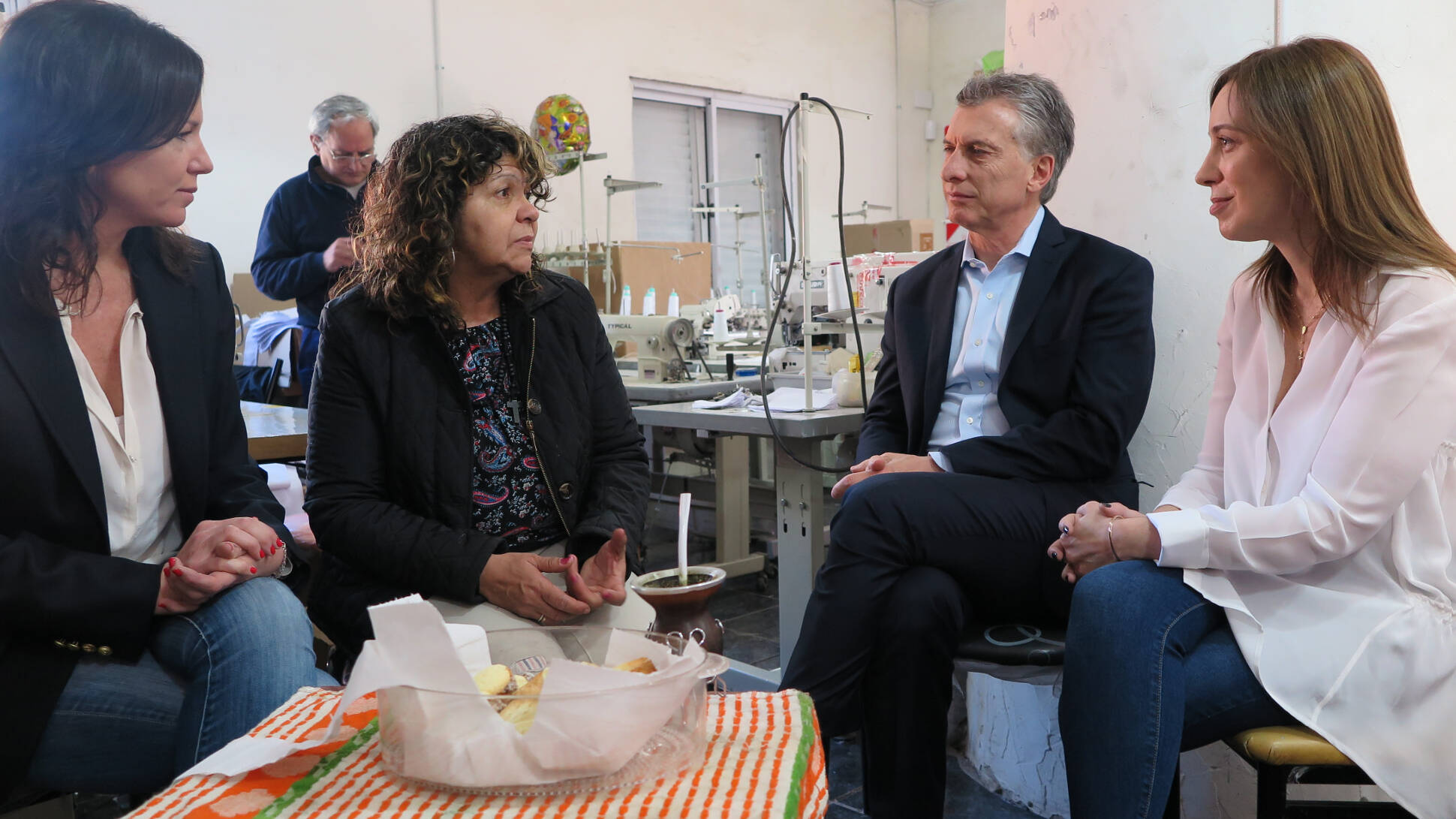 El presidente Macri visitó una cooperativa textil en Berazategui