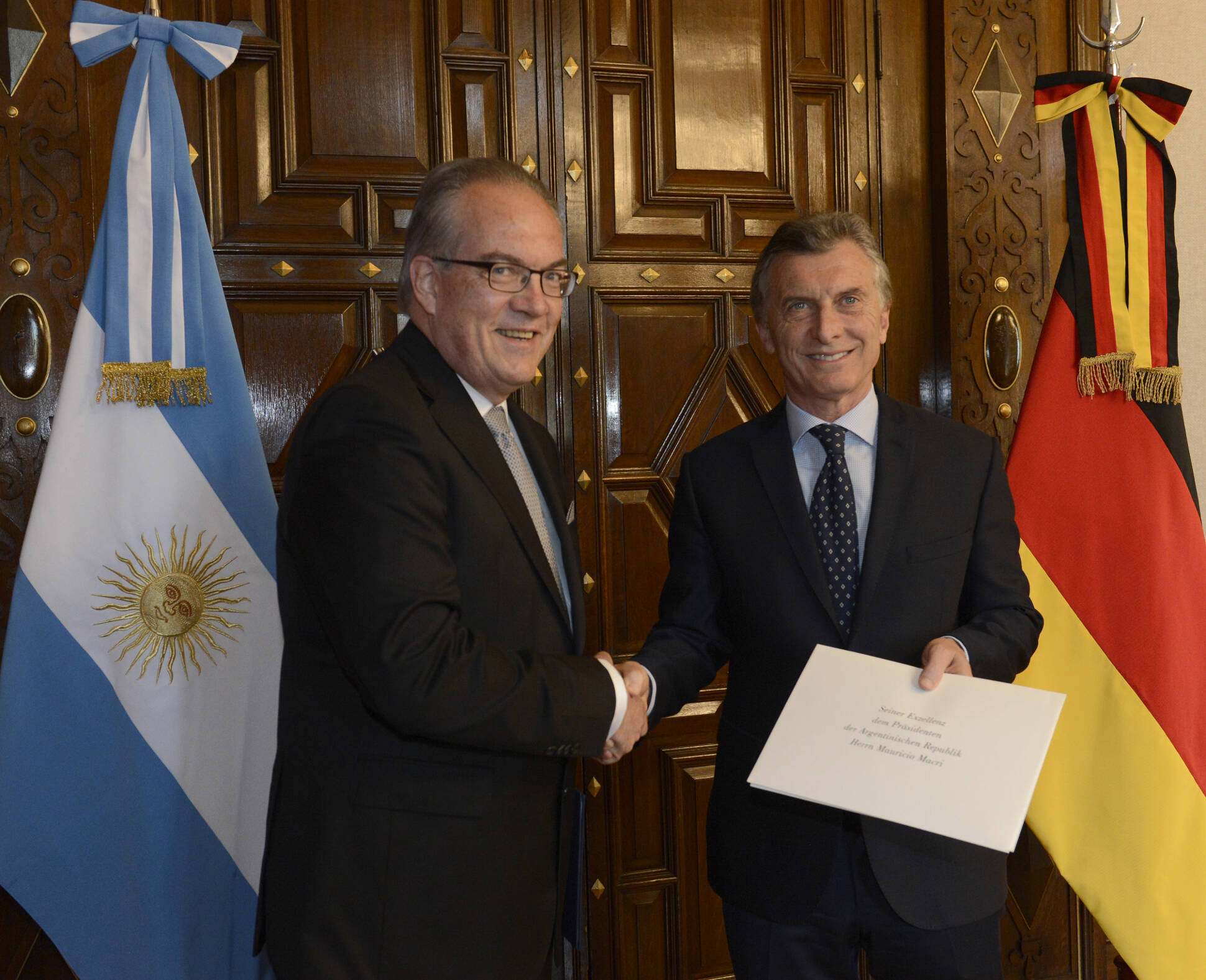 El Presidente recibió las cartas credenciales de siete embajadores