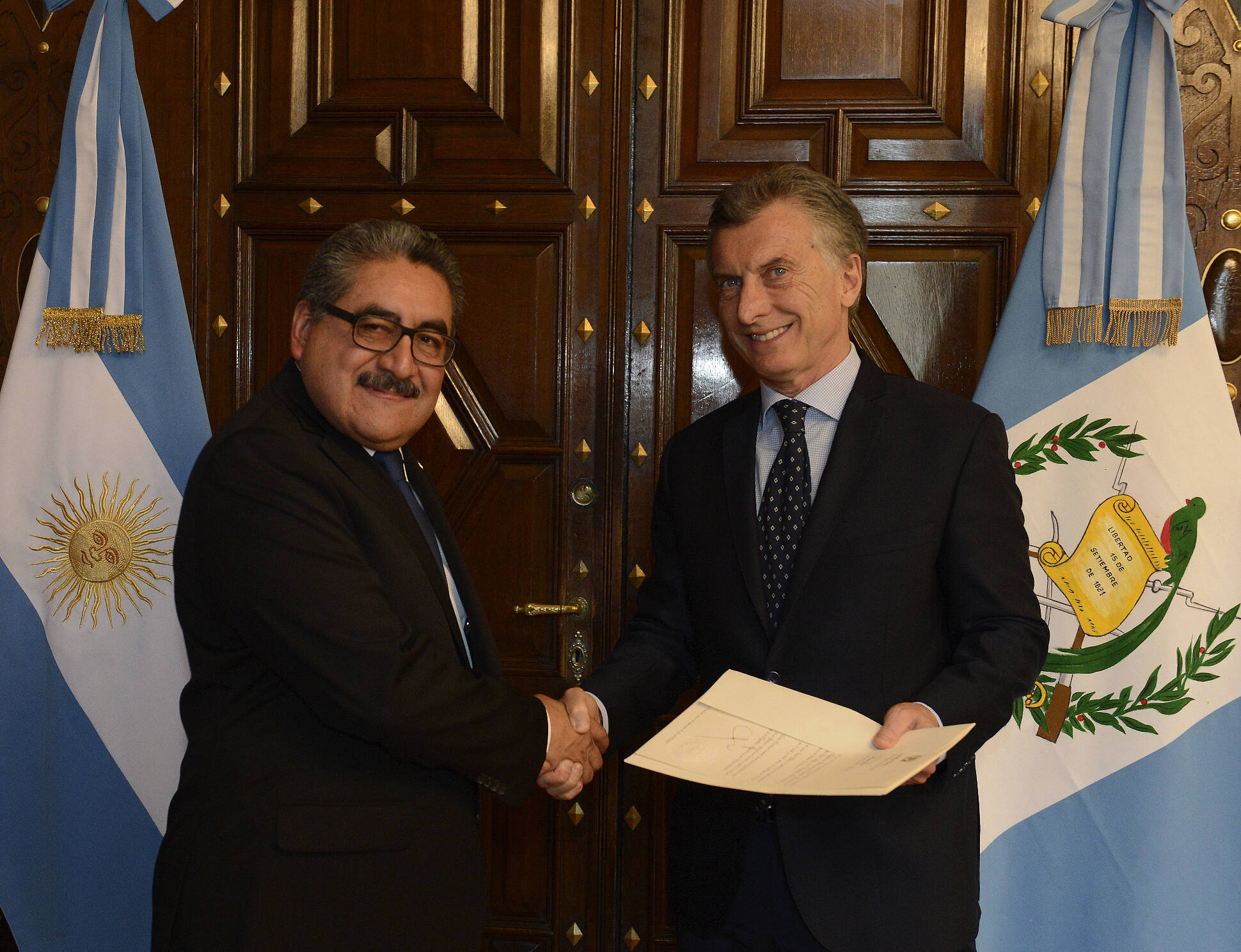 El Presidente recibió las cartas credenciales de siete embajadores