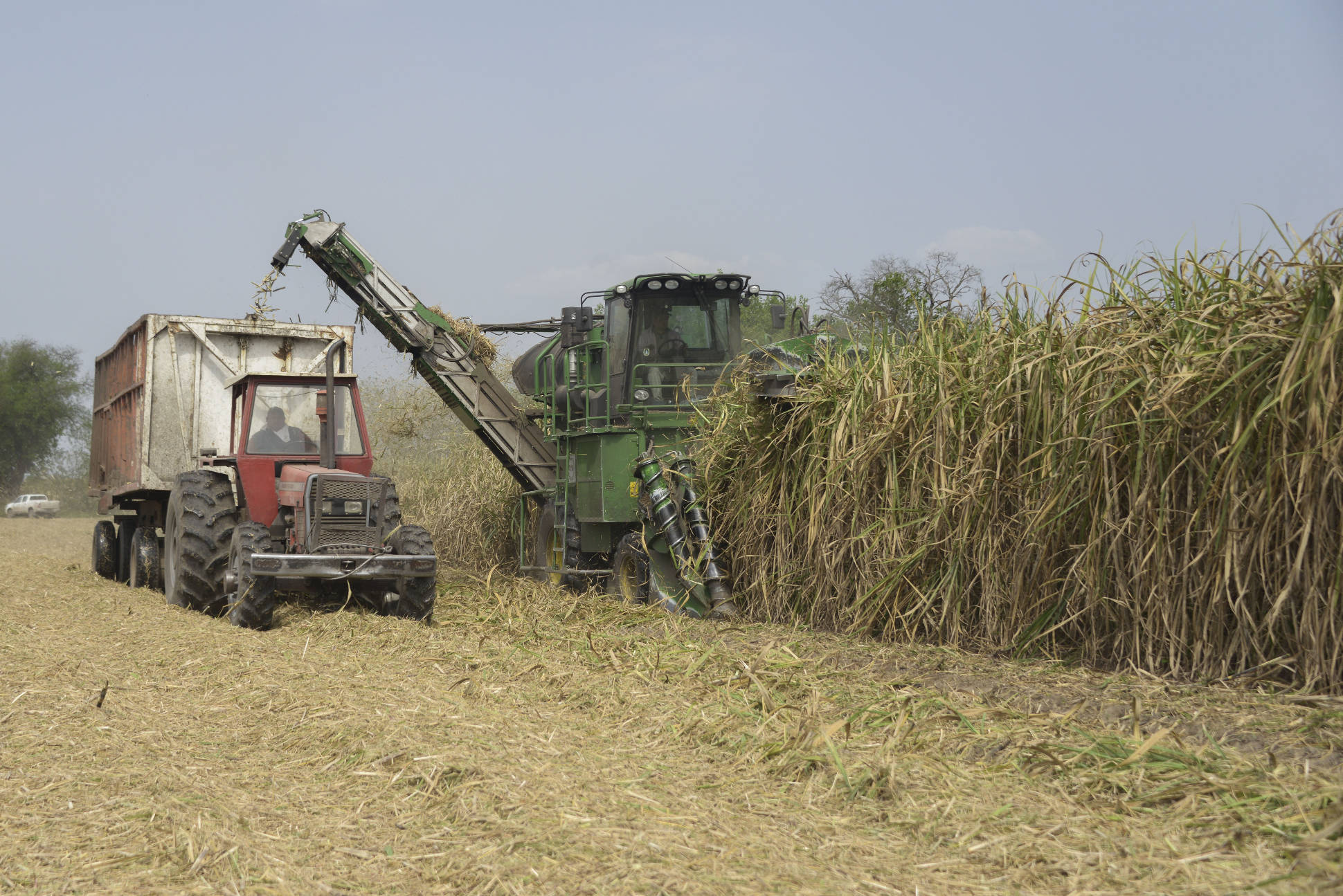Agroindustria entregó nuevas cosechadoras a pequeños productores de Tucumán