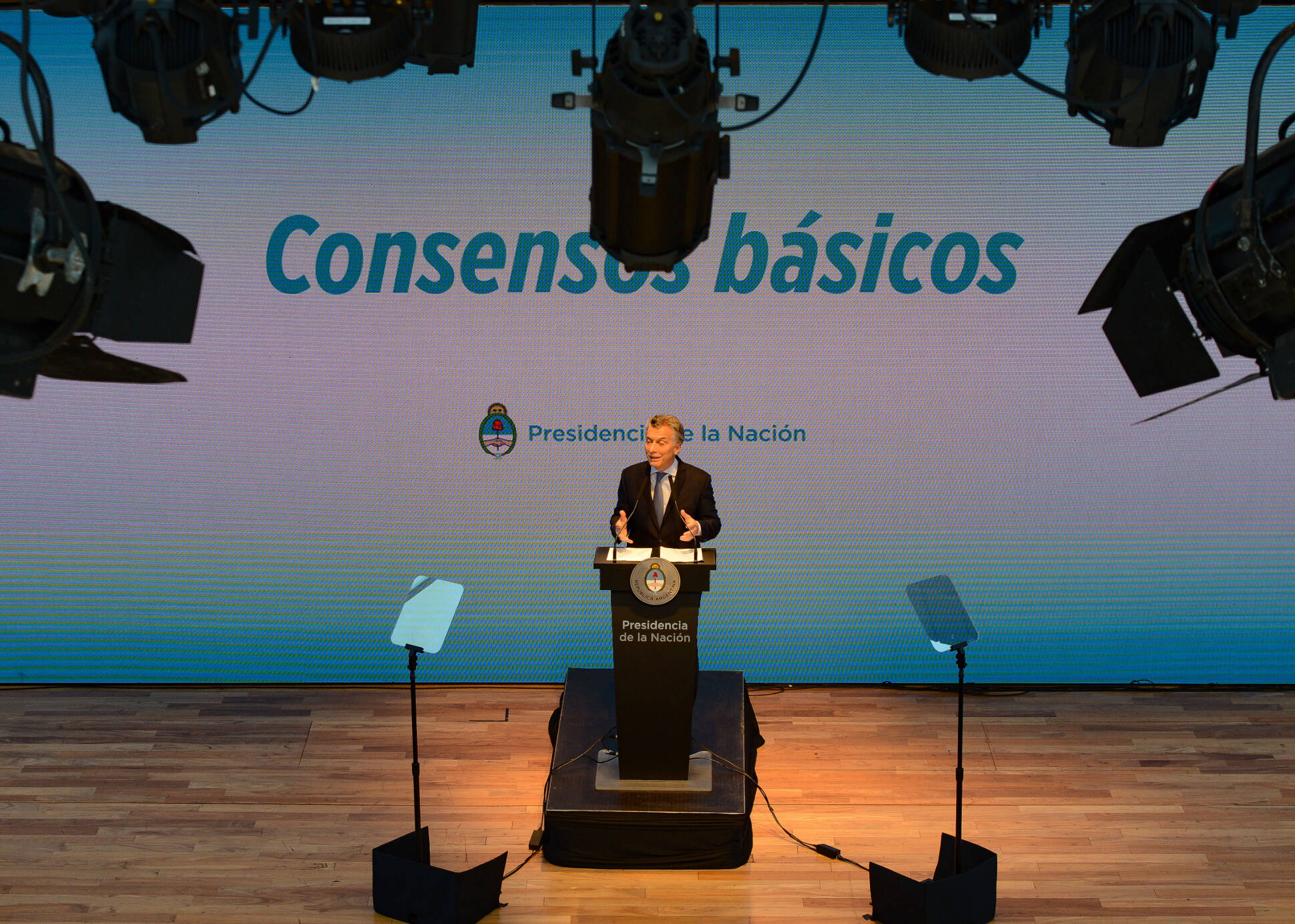 Macri llamó a debatir los consensos básicos para avanzar contra la pobreza, crear empleo y garantizar el equilibrio fiscal