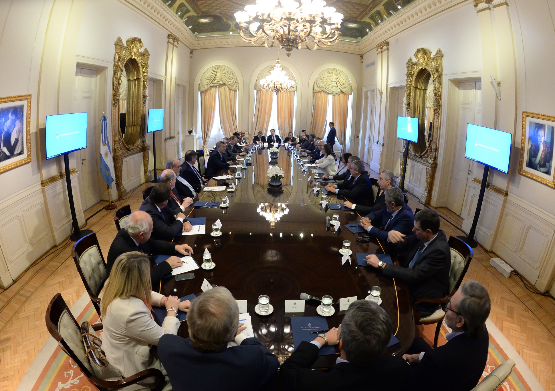 El presidente Macri presentó a los gobernadores la propuesta de consenso fiscal