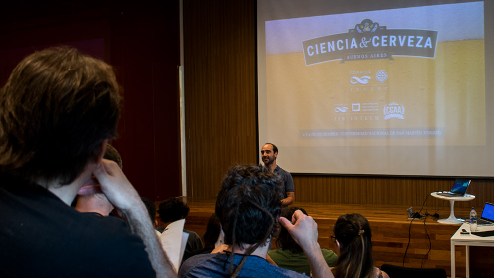 El ciclo Ciencia y cerveza llegó a la provincia de Buenos Aires
