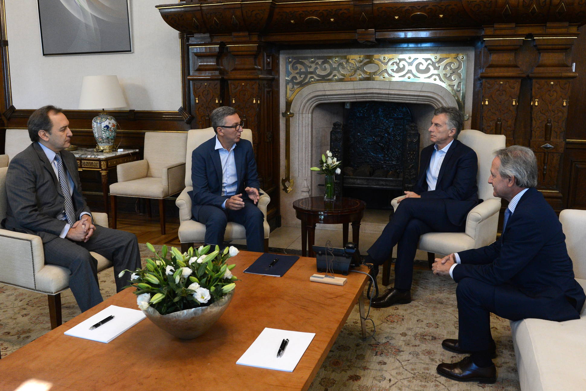 Telecom Argentina le anunció al Presidente una inversión de 5000 millones de dólares