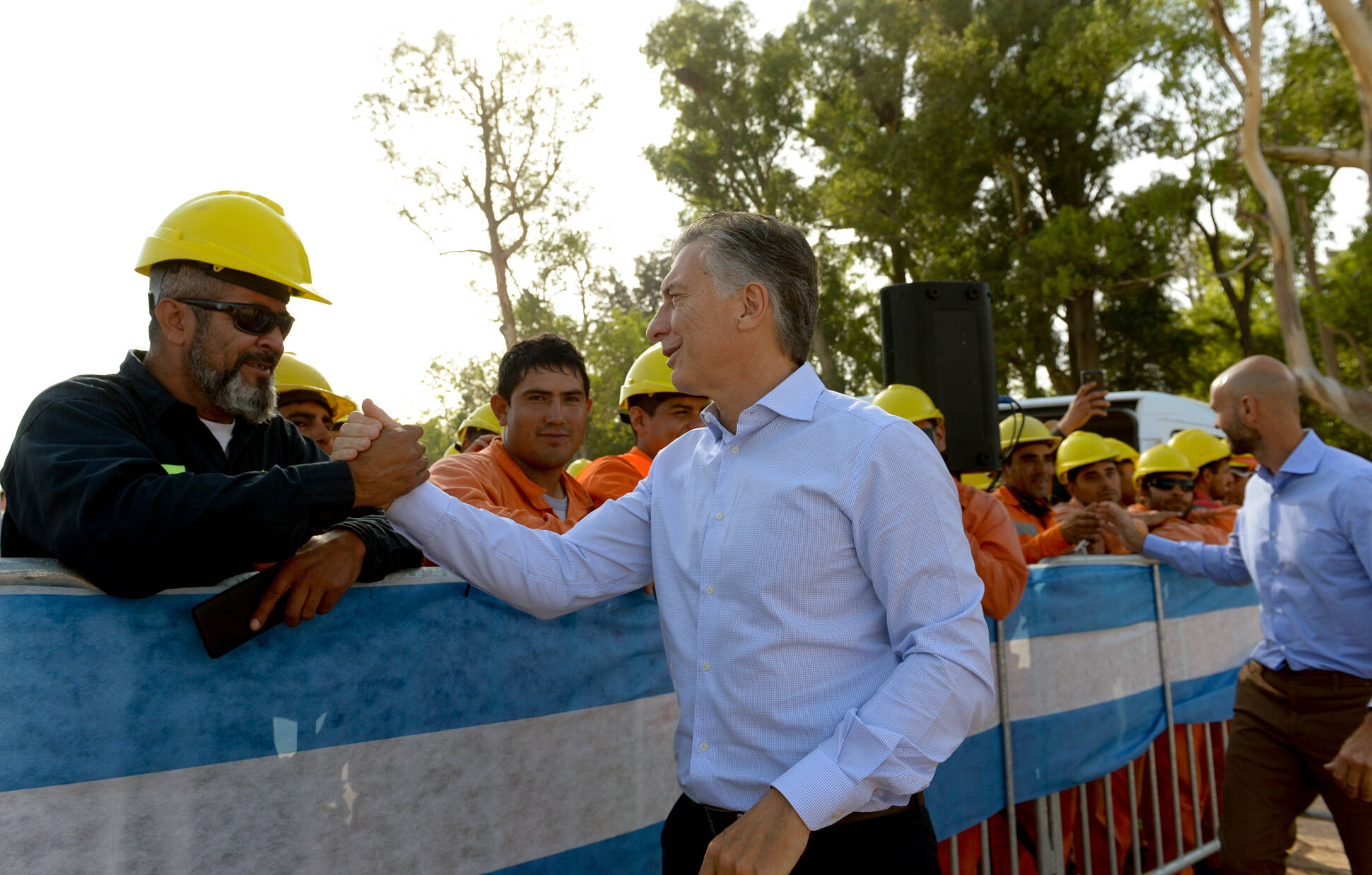 Felicito a estos 2800 trabajadores argentinos que están haciendo historia y le están cambiando la vida a 12 millones de bonaerenses