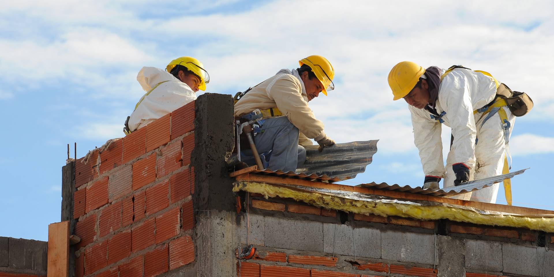 En el sector de la construcción ya trabajan 420 mil personas registradas  