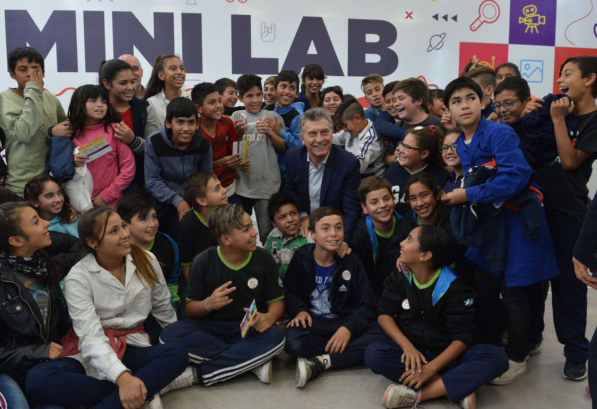 Macri visitó la sede mendocina del programa Infinito por Descubrir